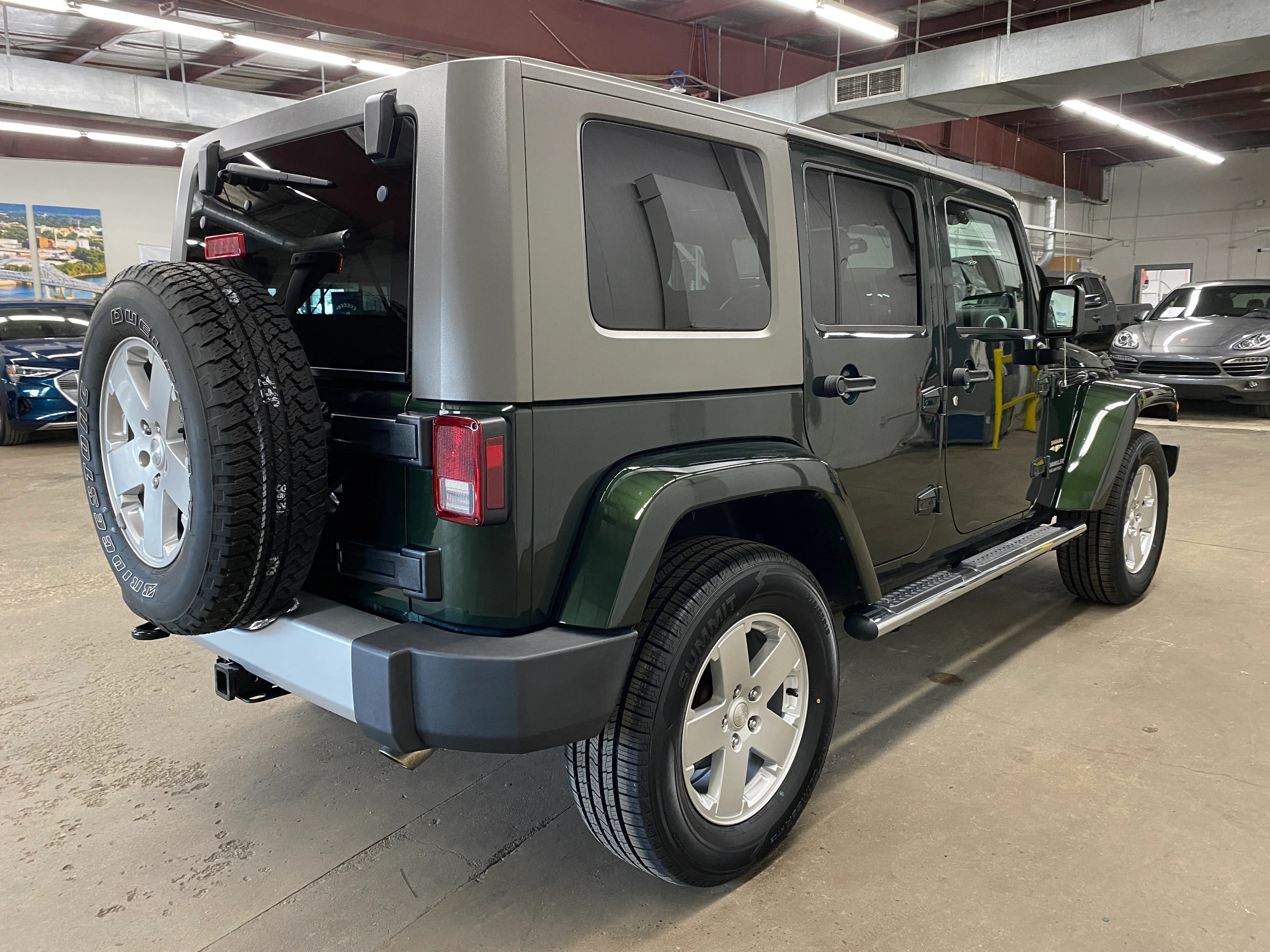 2010 Jeep Wrangler Unlimited Sahara 4WD - Image 5