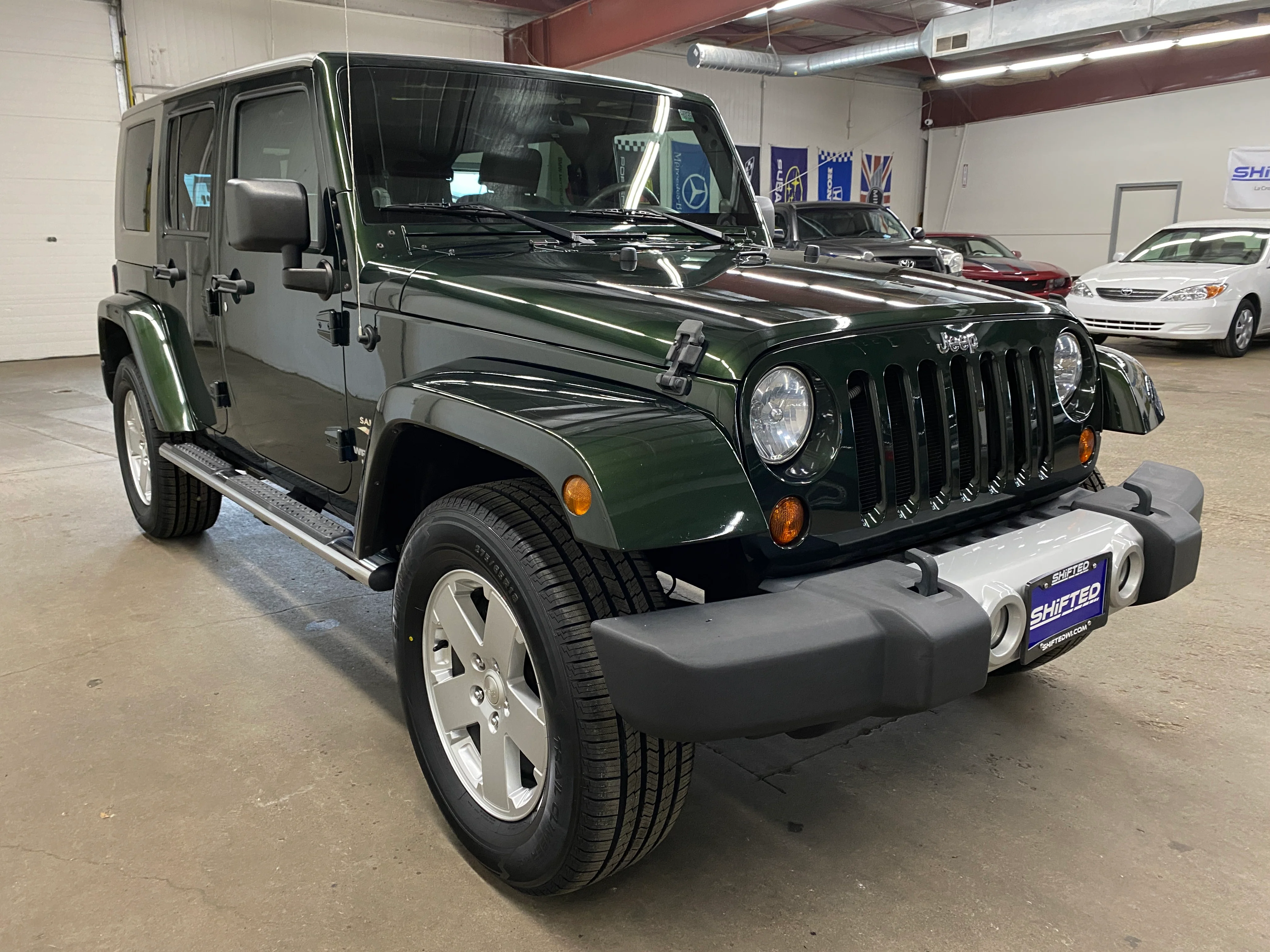 2010 Jeep Wrangler Unlimited Sahara 4WD - Image 6