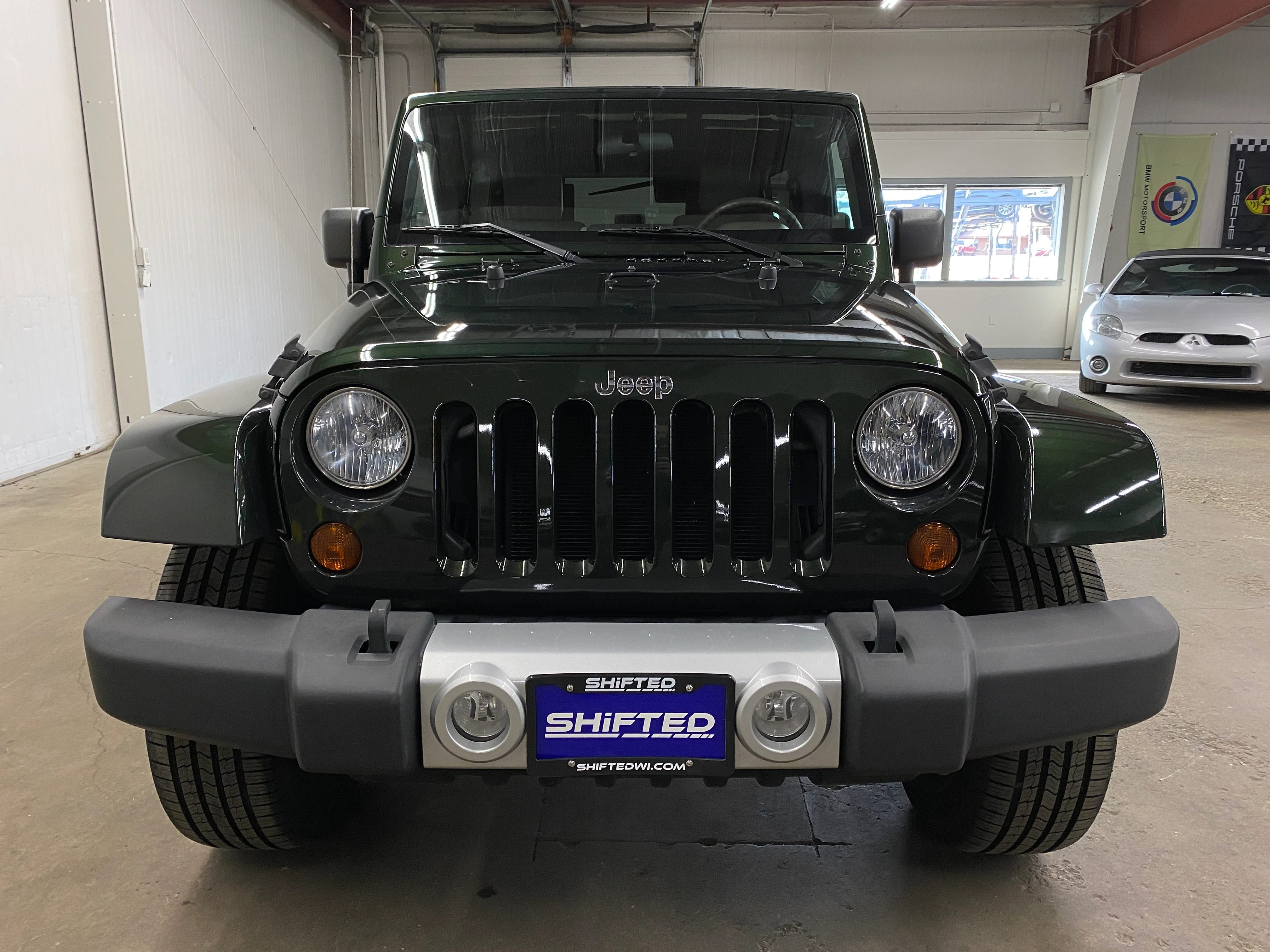 2010 Jeep Wrangler Unlimited Sahara 4WD - Image 7