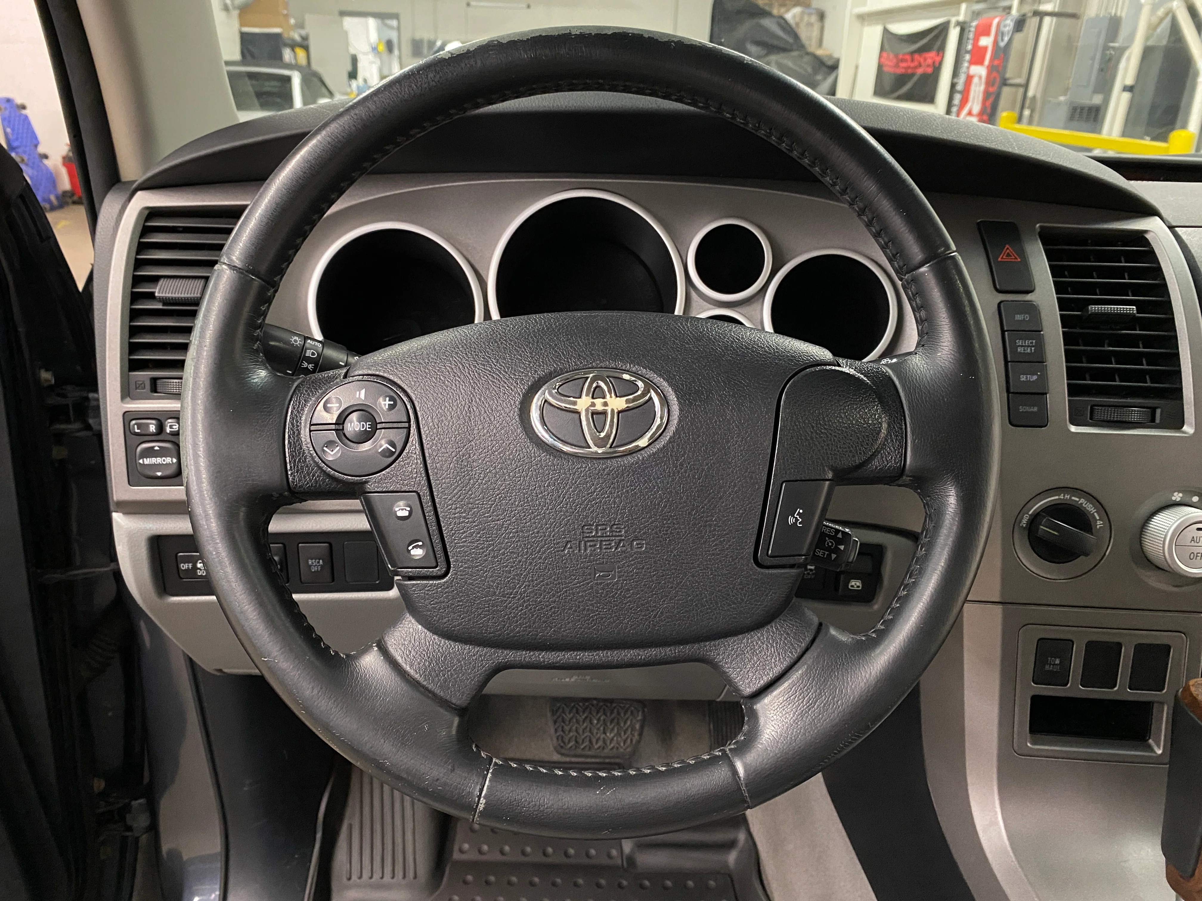 2010 Toyota Tundra Limited Crew Cab 5.7L 4WD - Image 20