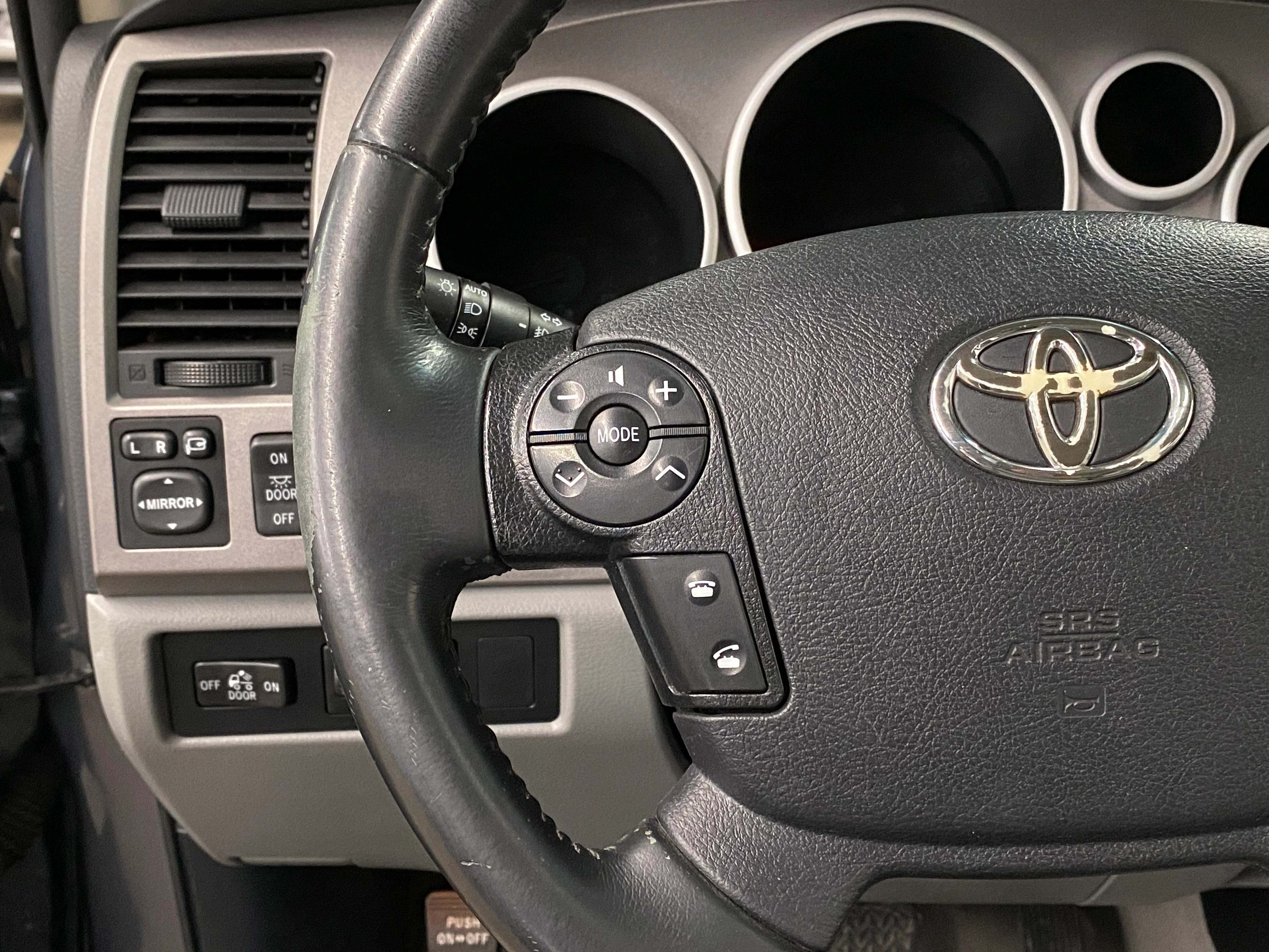 2010 Toyota Tundra Limited Crew Cab 5.7L 4WD - Image 21
