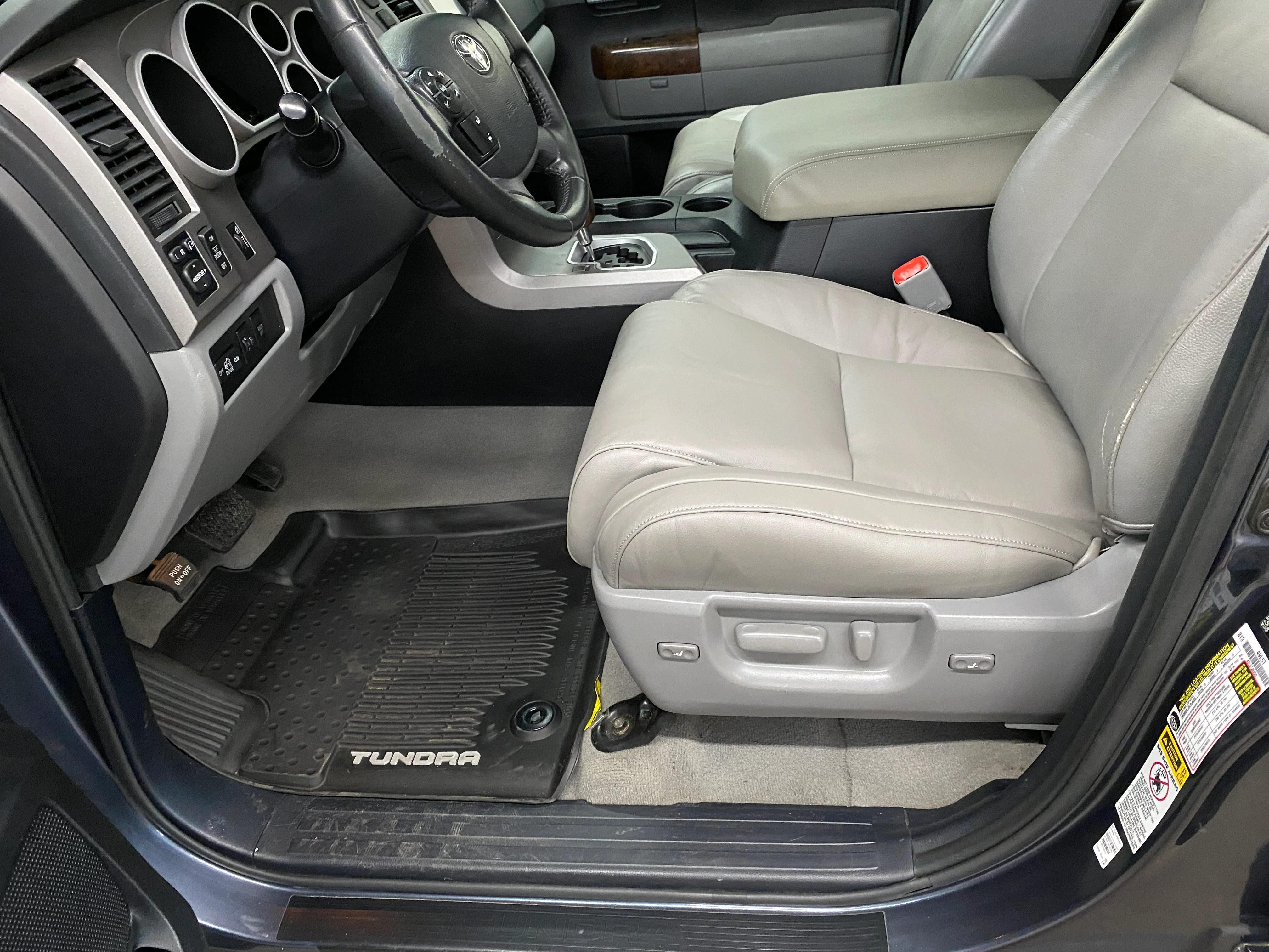 2010 Toyota Tundra Limited Crew Cab 5.7L 4WD - Image 41