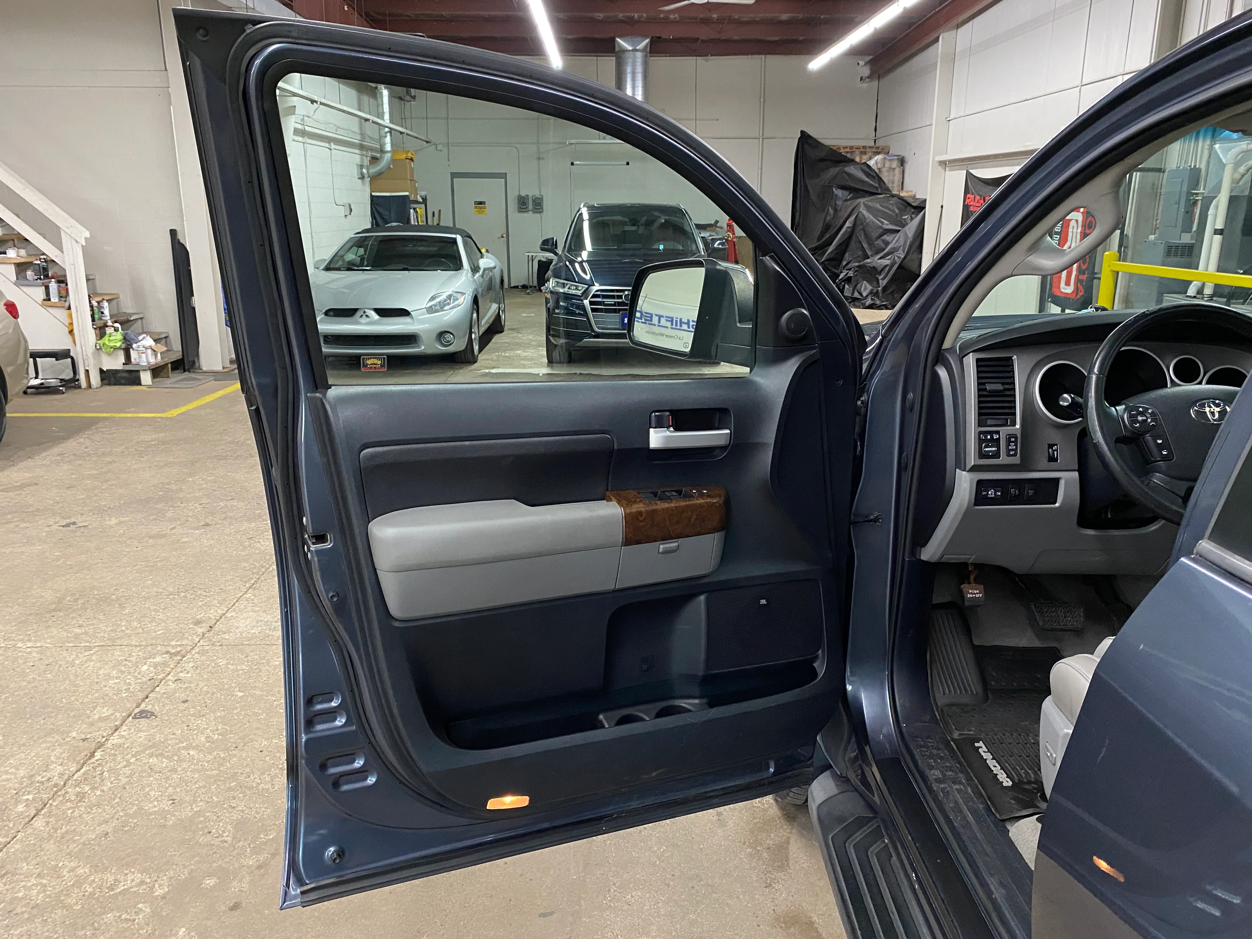 2010 Toyota Tundra Limited Crew Cab 5.7L 4WD - Image 42