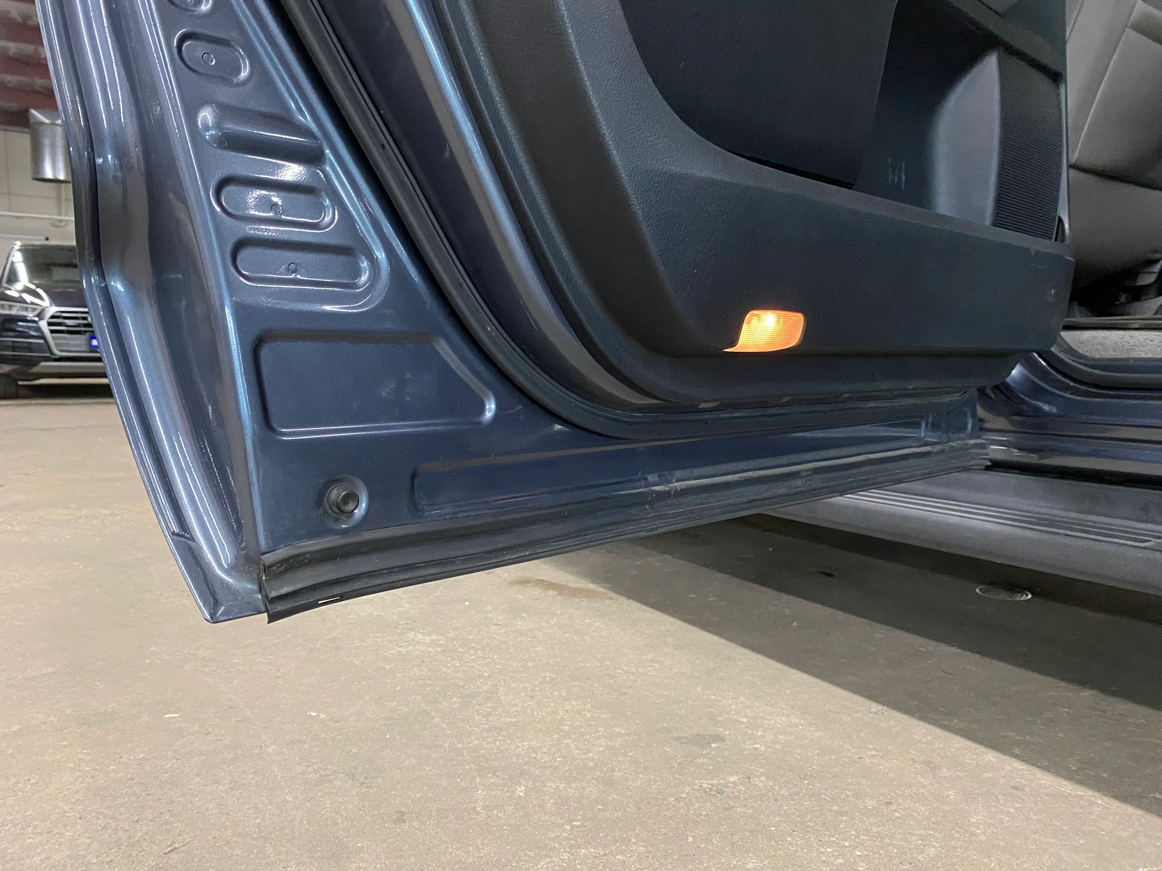 2010 Toyota Tundra Limited Crew Cab 5.7L 4WD - Image 44