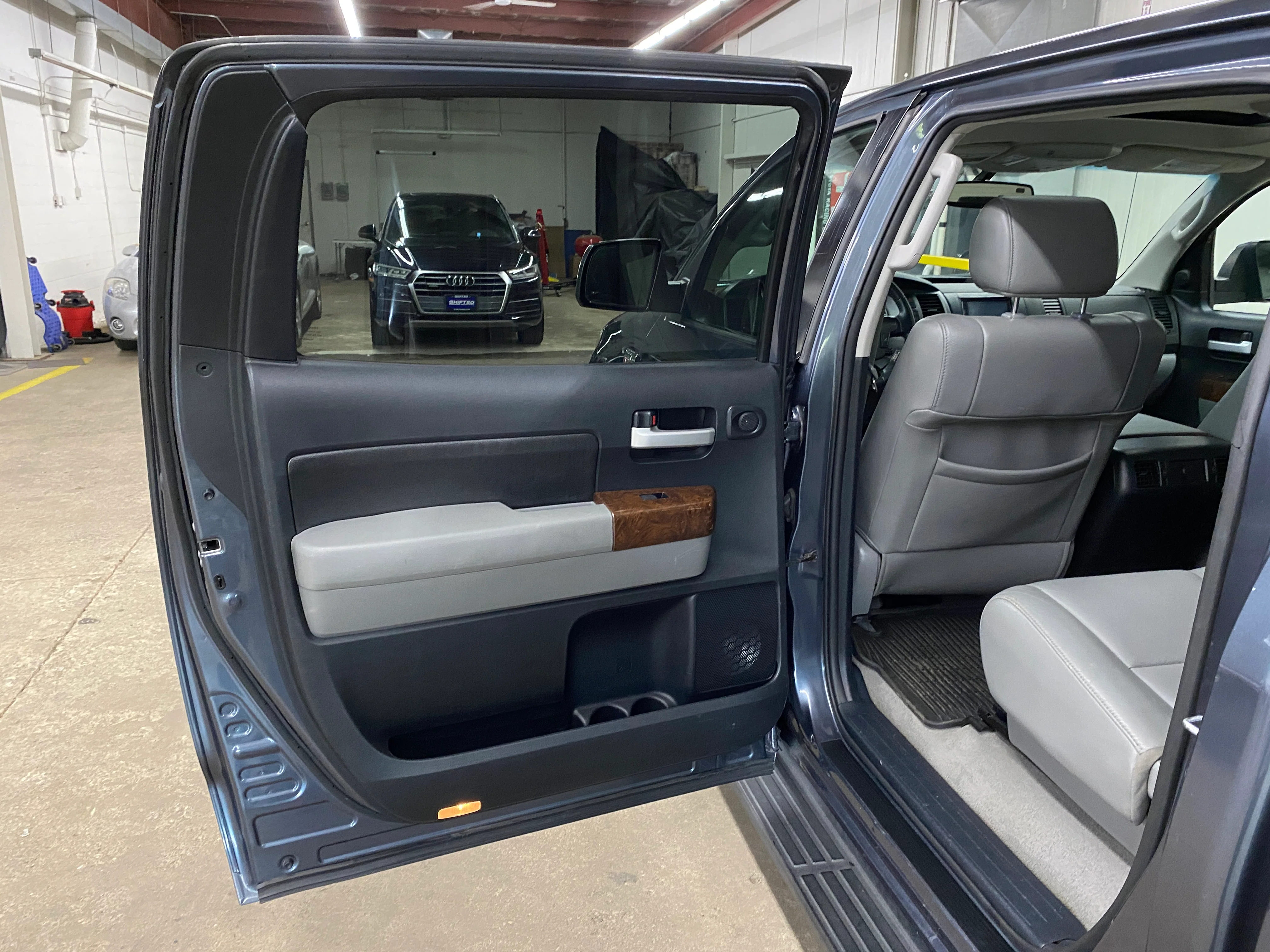 2010 Toyota Tundra Limited Crew Cab 5.7L 4WD - Image 46