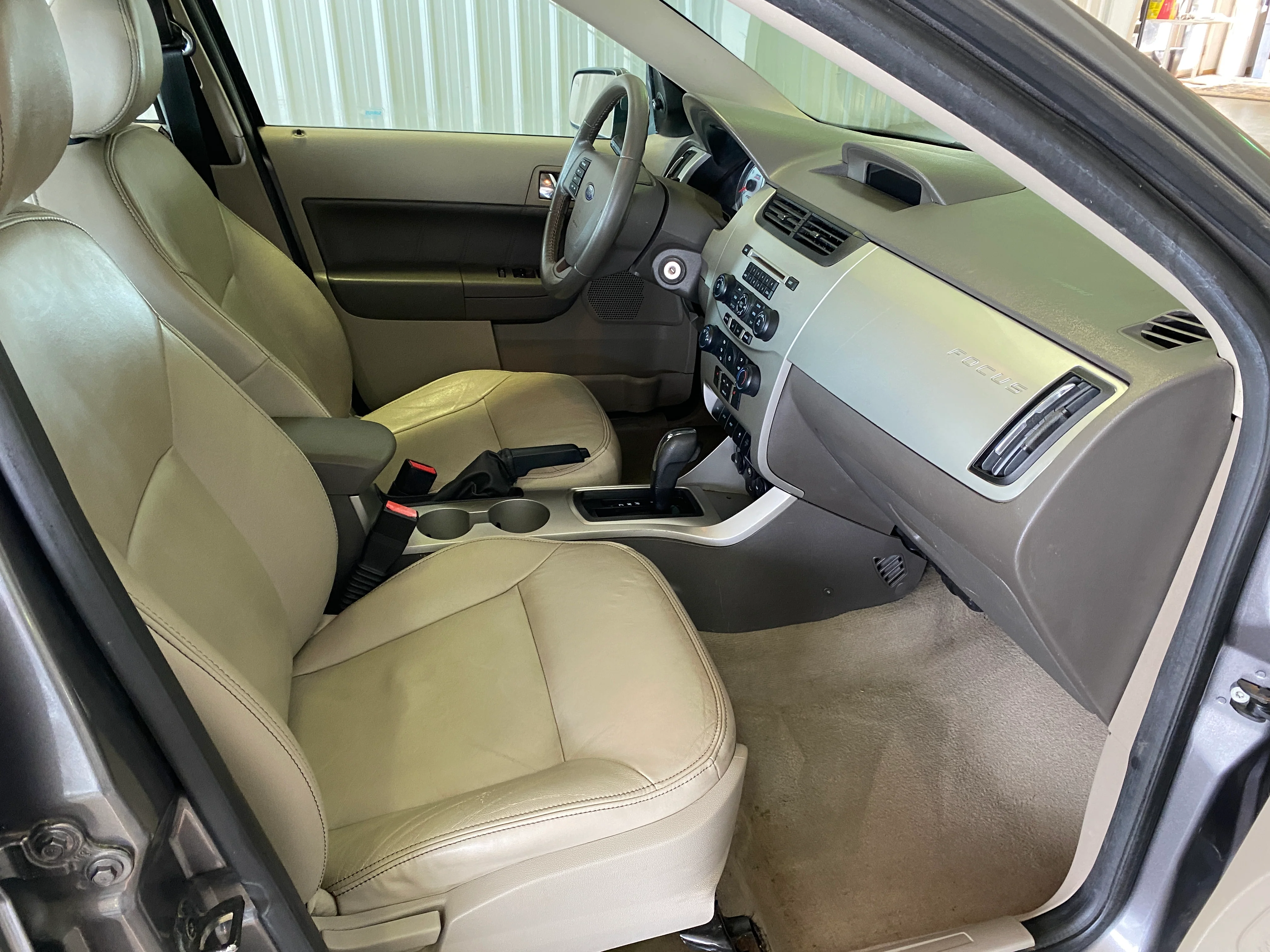 2011 Ford Focus SES Sedan - Image 13