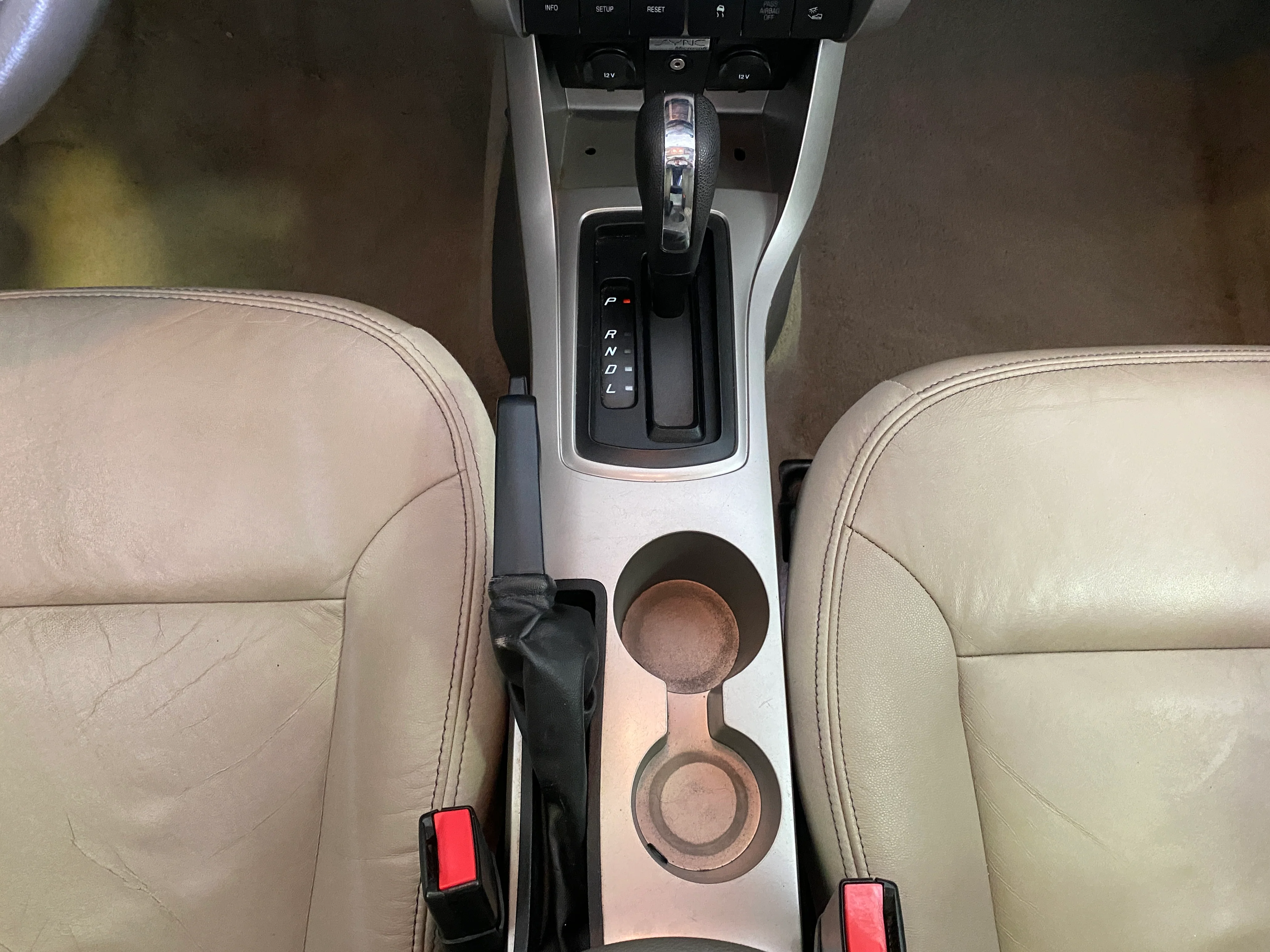 2011 Ford Focus SES Sedan - Image 23