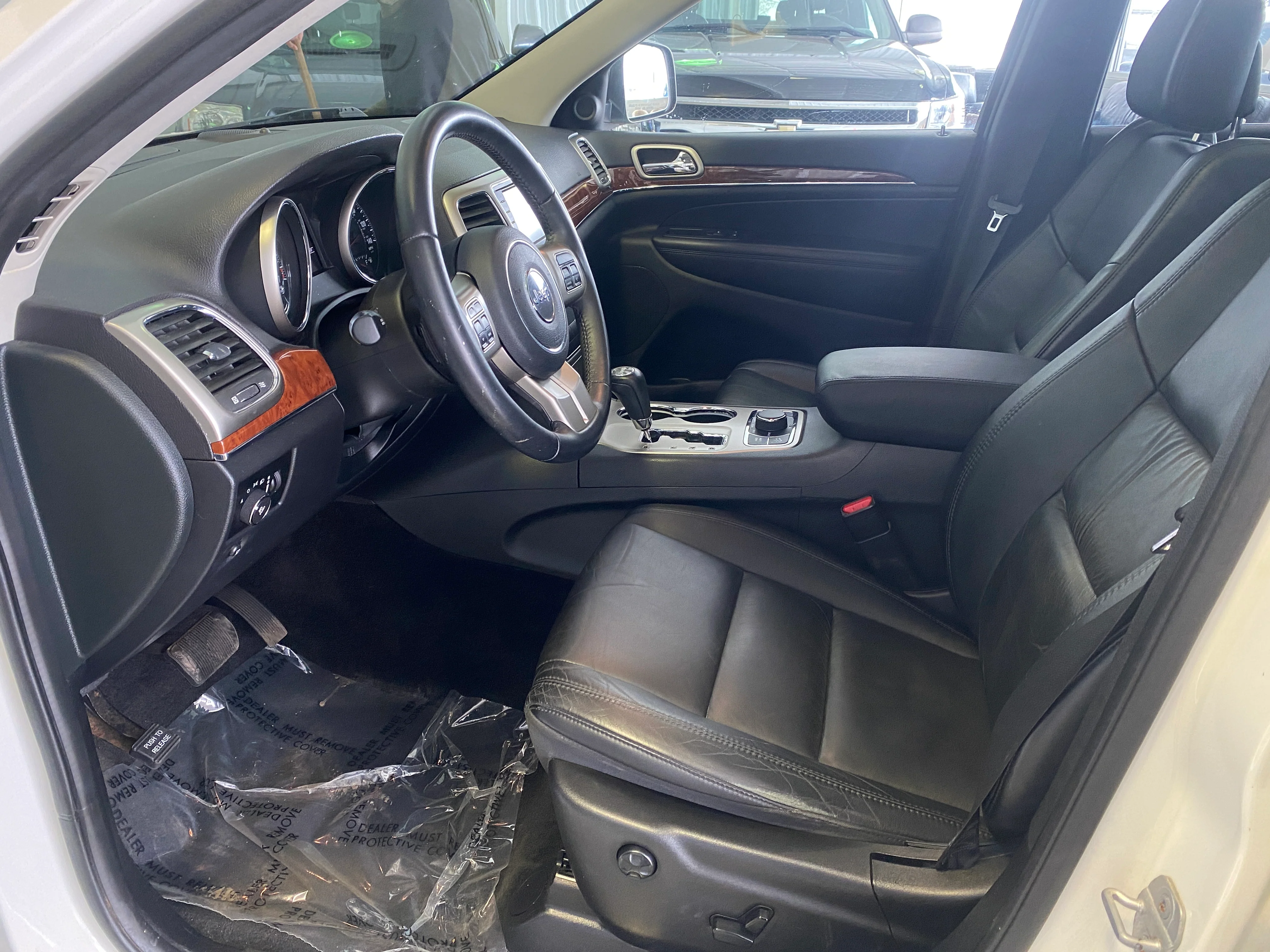 2011 Jeep Grand Cherokee 4WD Limited - Image 10