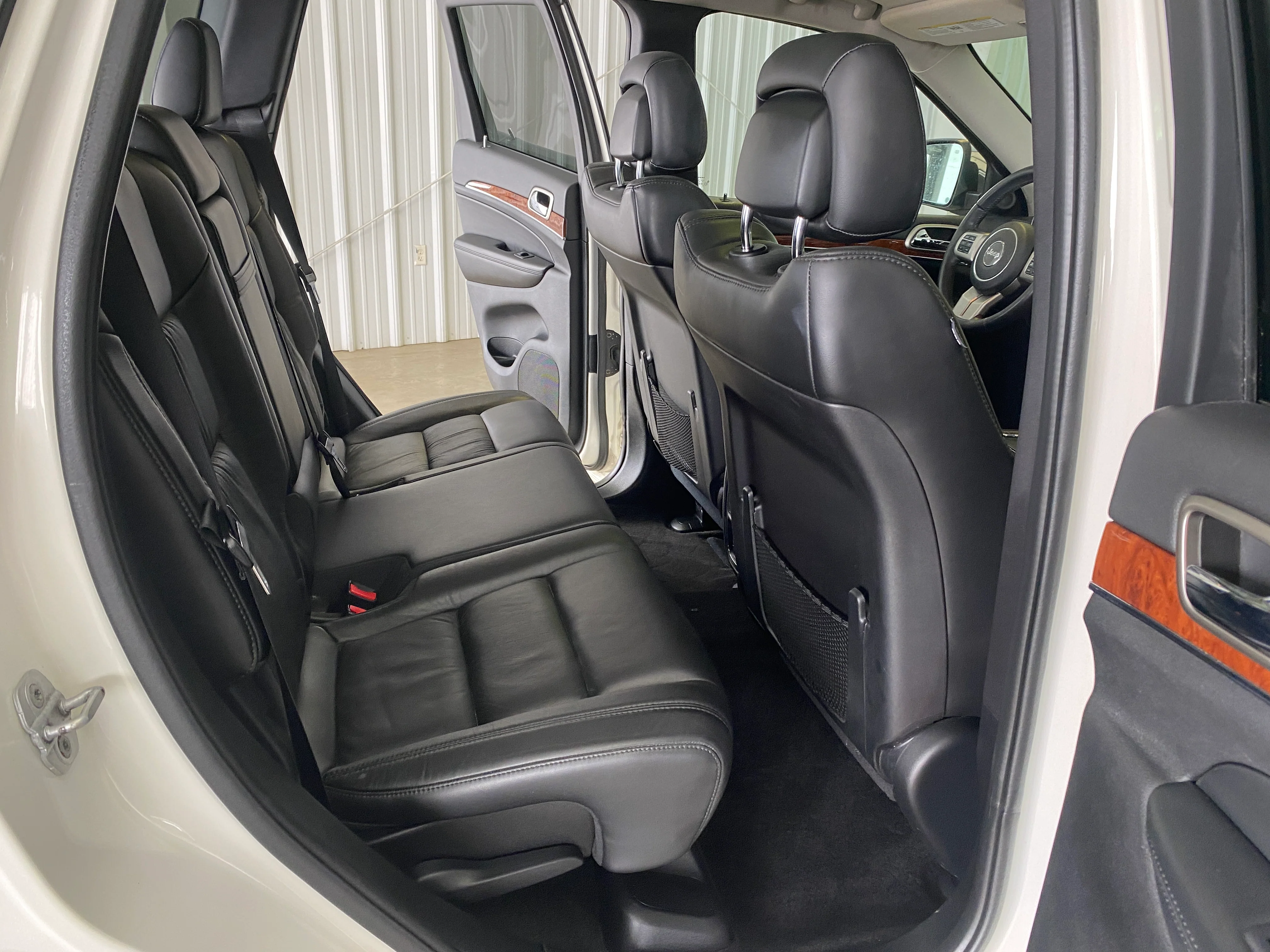 2011 Jeep Grand Cherokee 4WD Limited - Image 14