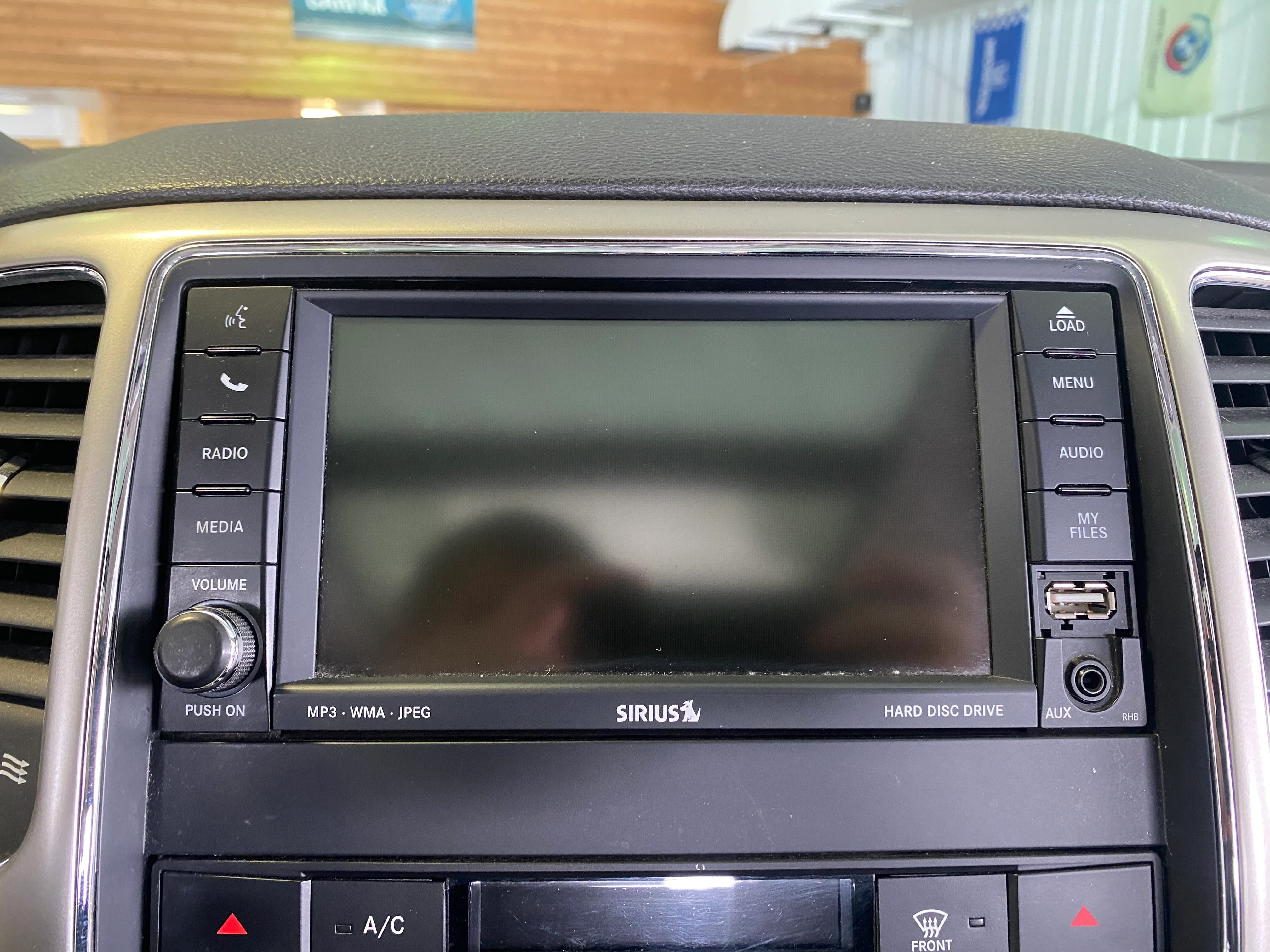 2011 Jeep Grand Cherokee 4WD Limited - Image 21