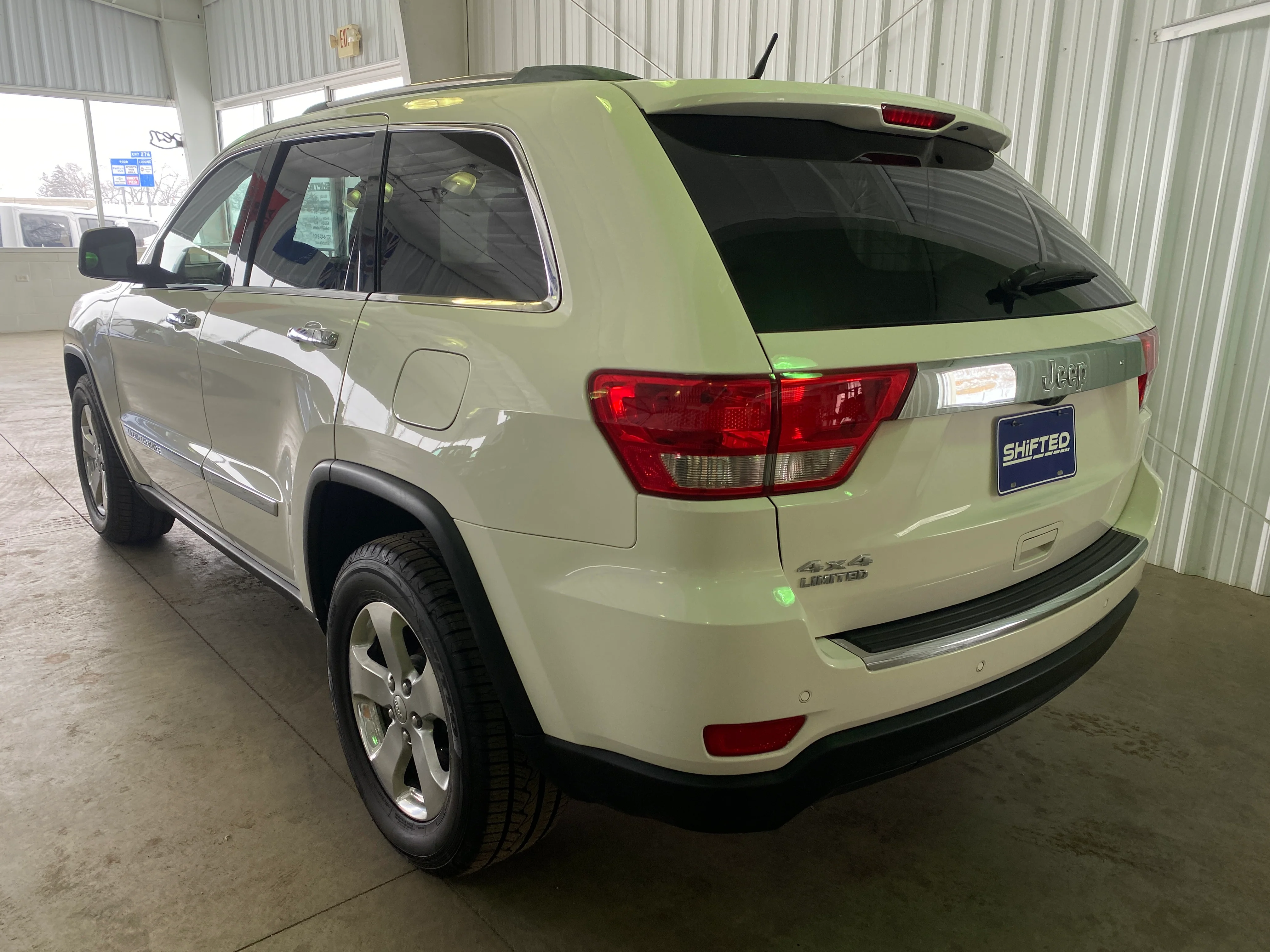 2011 Jeep Grand Cherokee 4WD Limited - Image 3