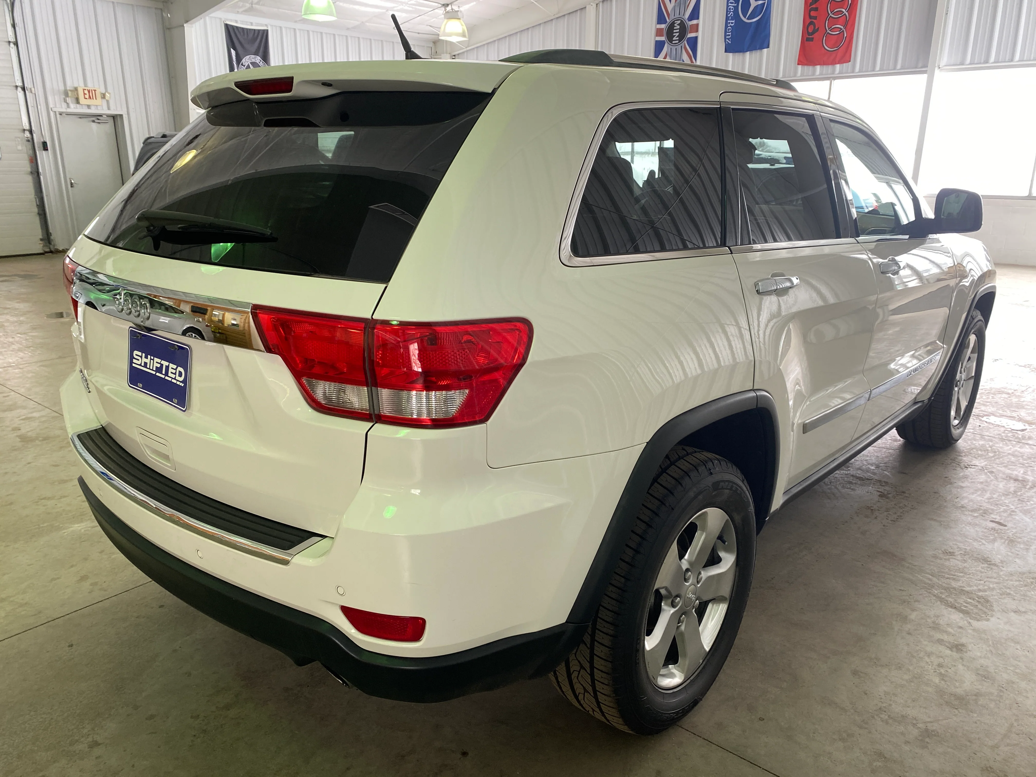 2011 Jeep Grand Cherokee 4WD Limited - Image 5