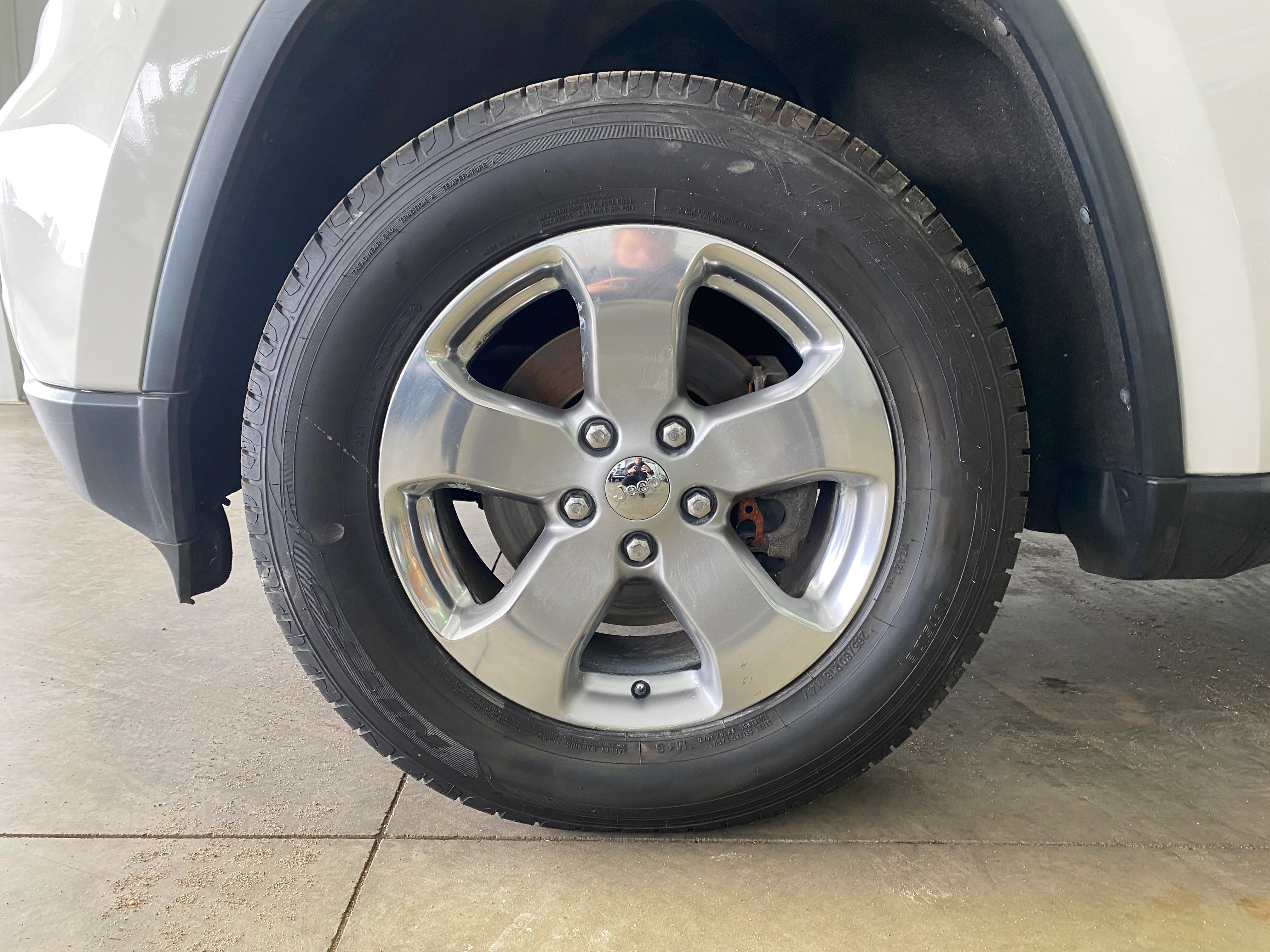 2011 Jeep Grand Cherokee 4WD Limited - Image 9