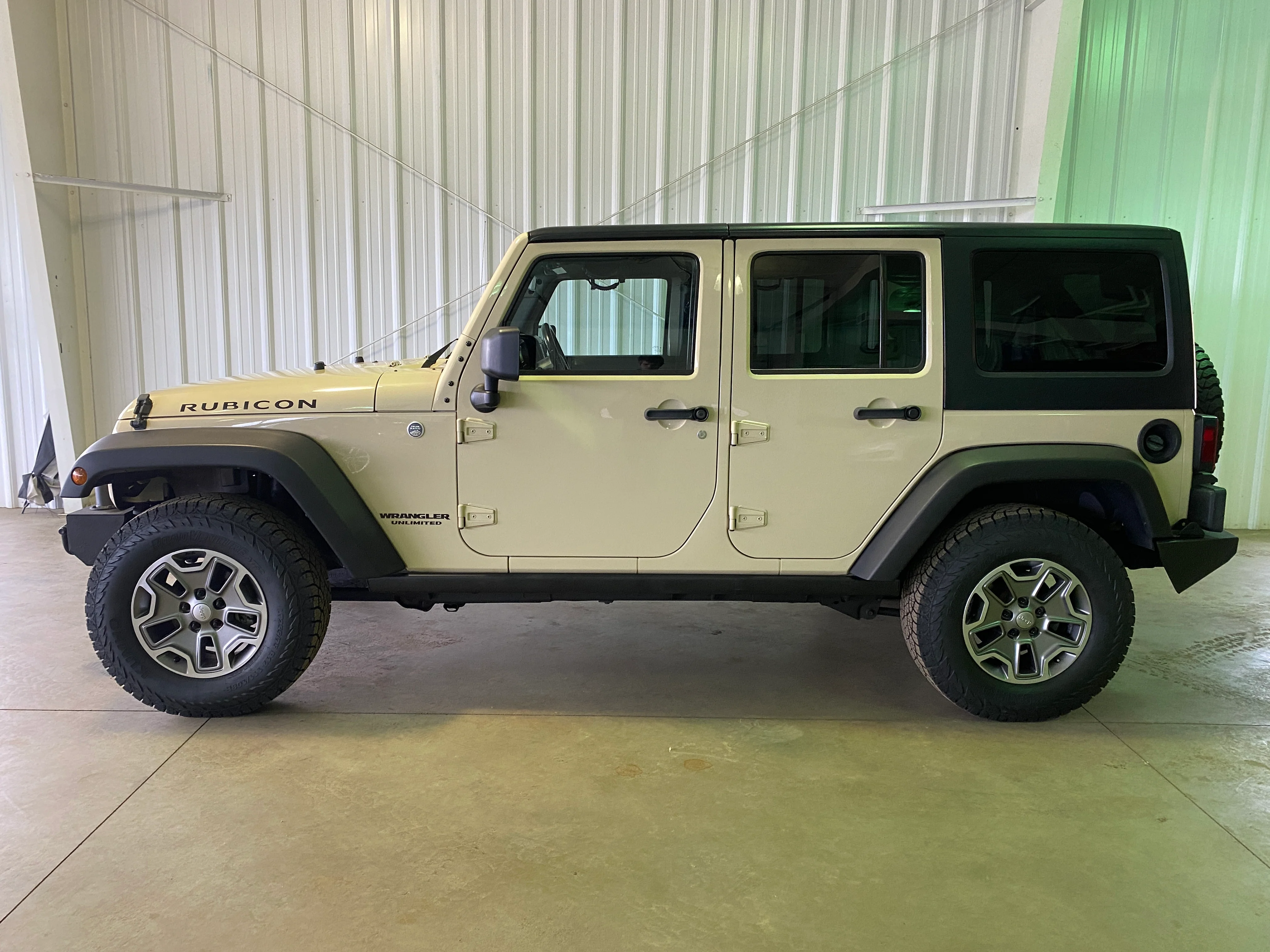 2011 Jeep Wrangler Unlimited Rubicon - Image 2