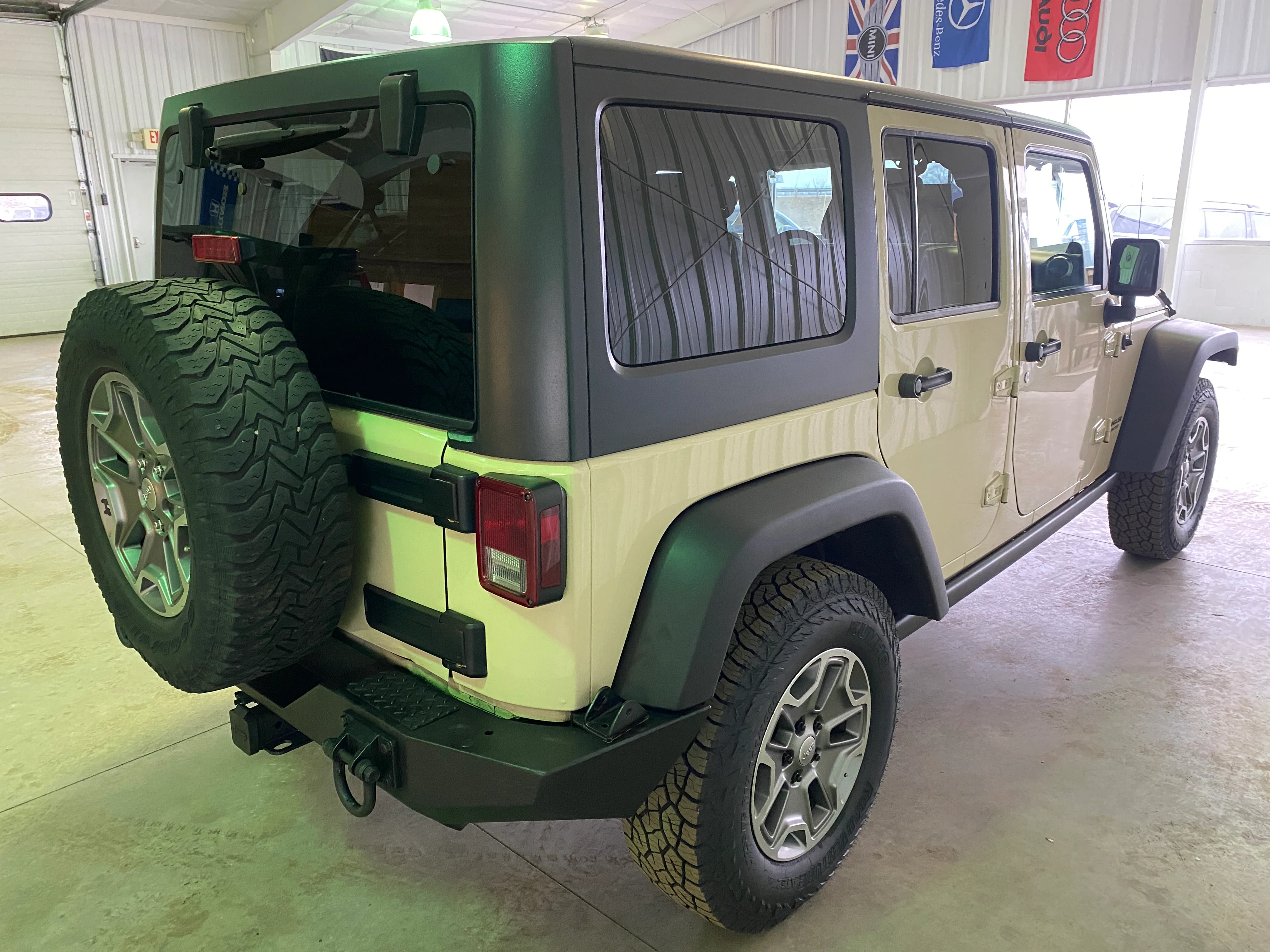 2011 Jeep Wrangler Unlimited Rubicon - Image 5