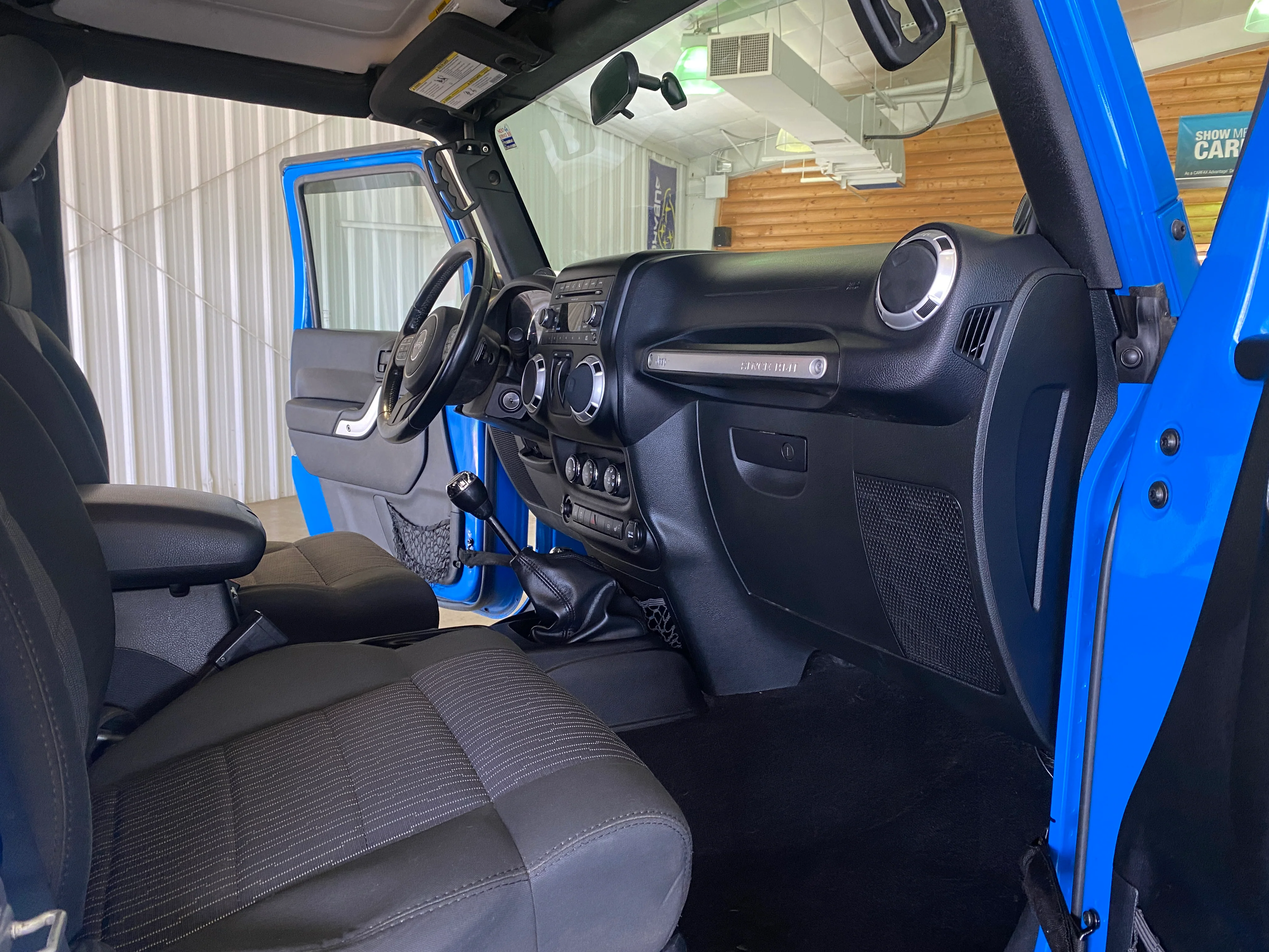 2011 Jeep Wrangler Rubicon Manual - Image 13