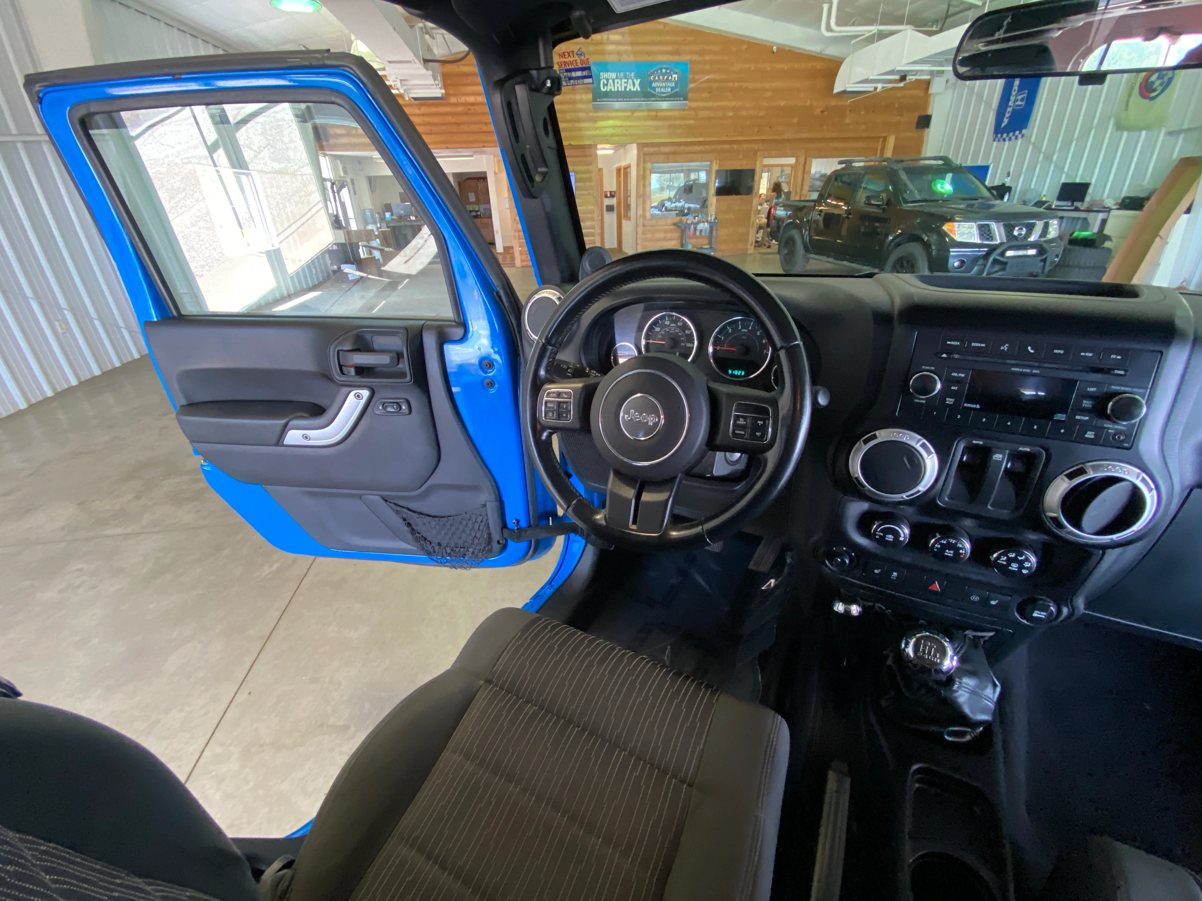 2011 Jeep Wrangler Rubicon Manual - Image 15