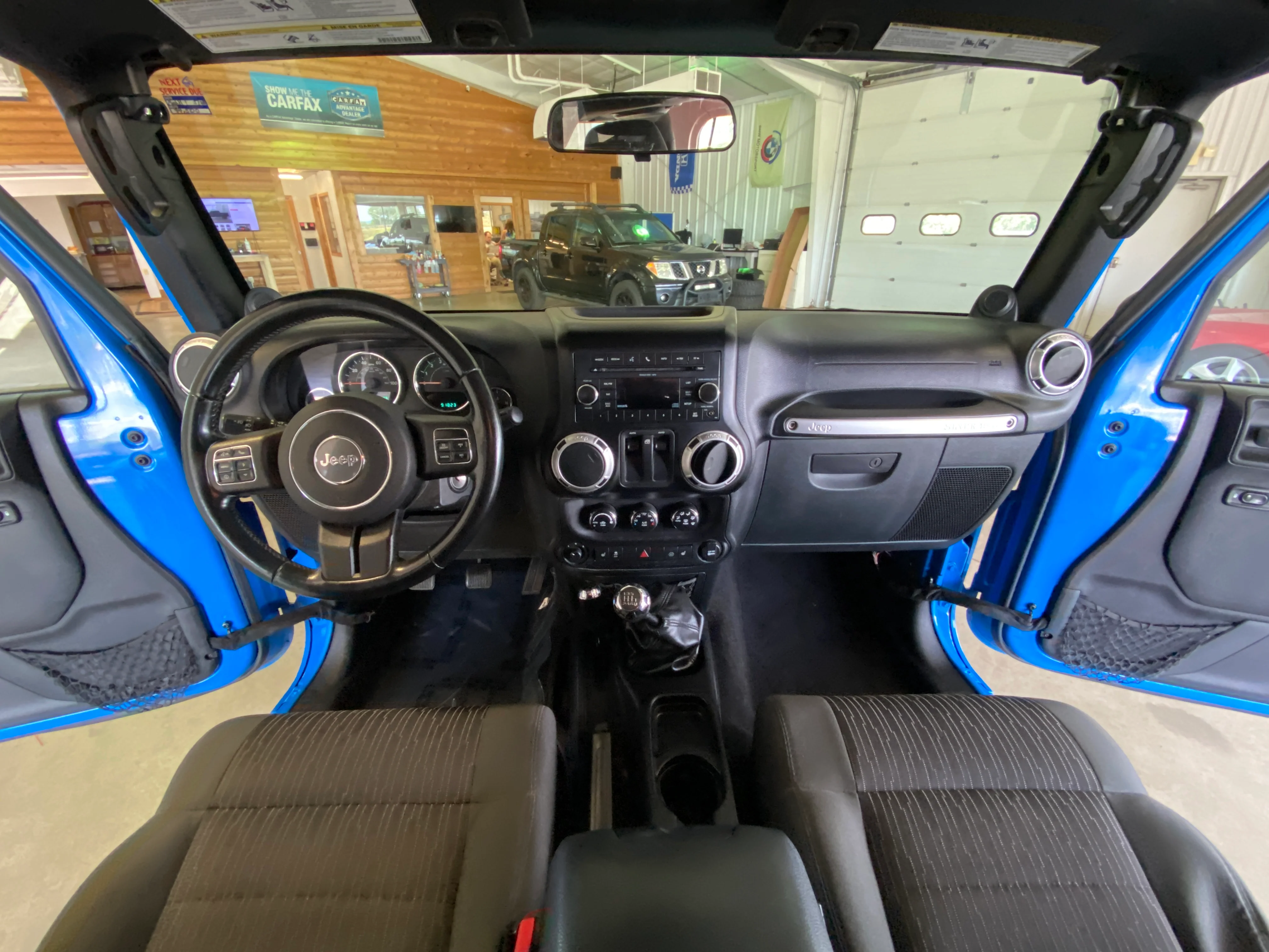 2011 Jeep Wrangler Rubicon Manual - Image 16