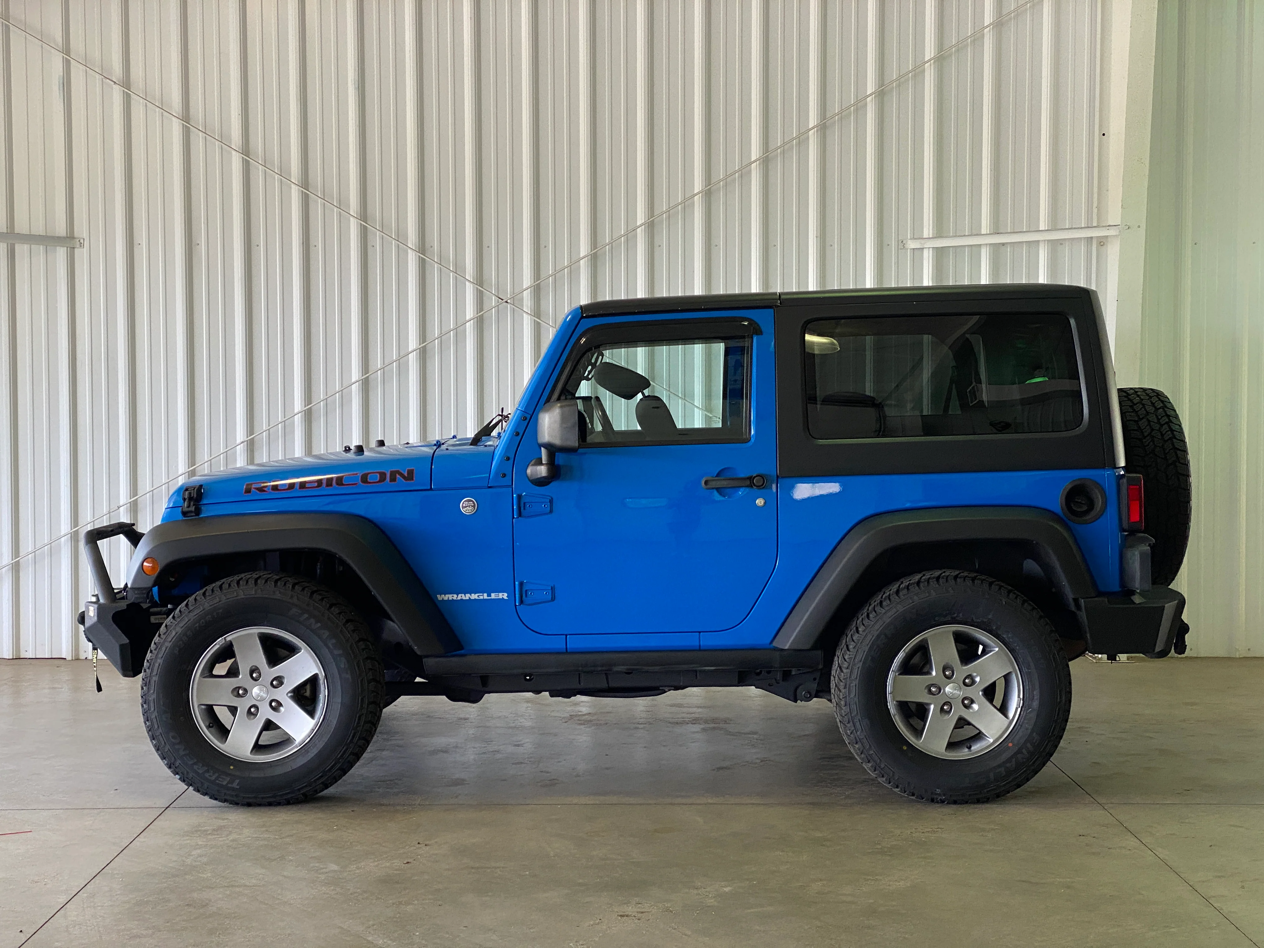 2011 Jeep Wrangler Rubicon Manual - Image 2