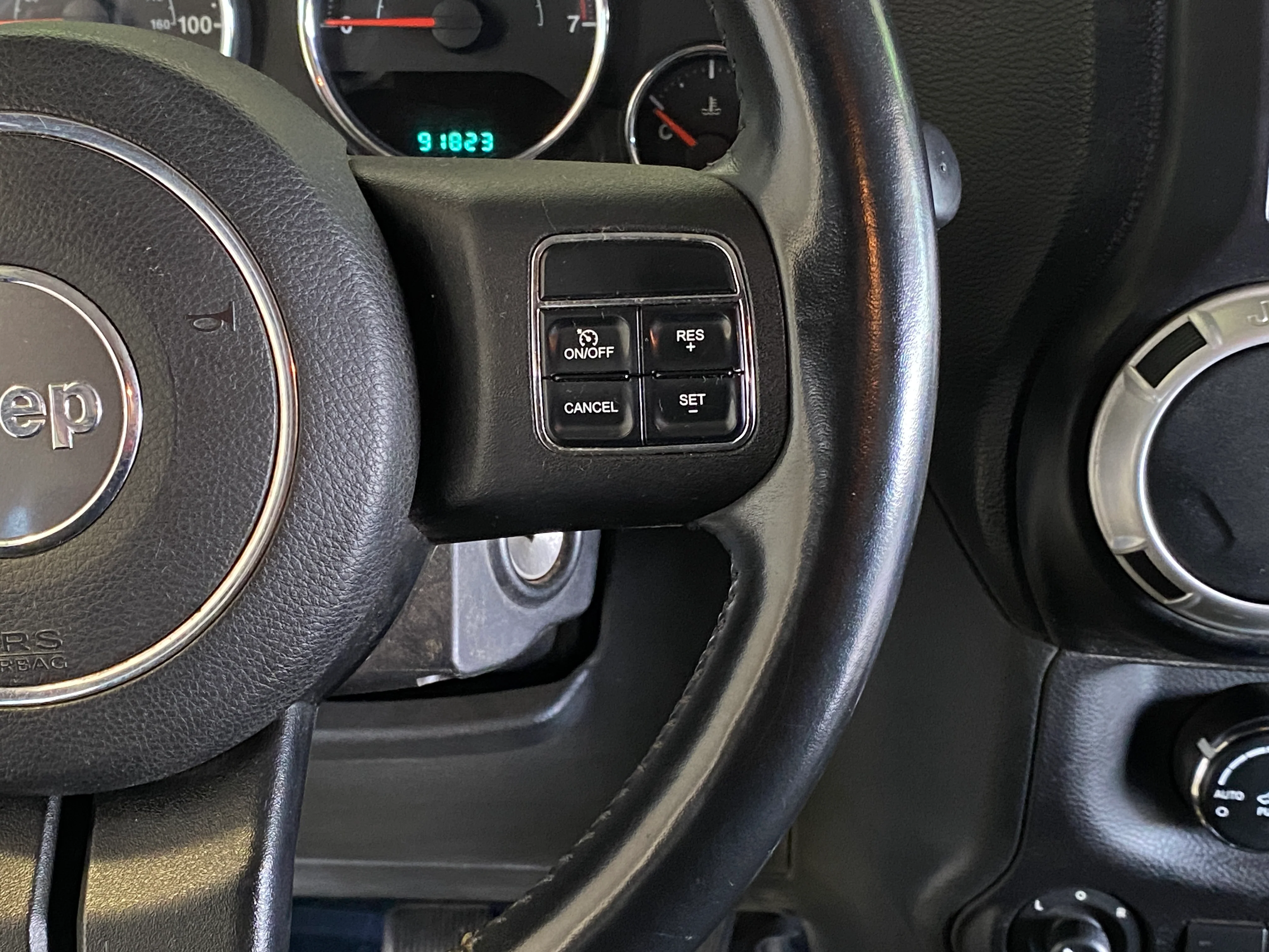 2011 Jeep Wrangler Rubicon Manual - Image 21
