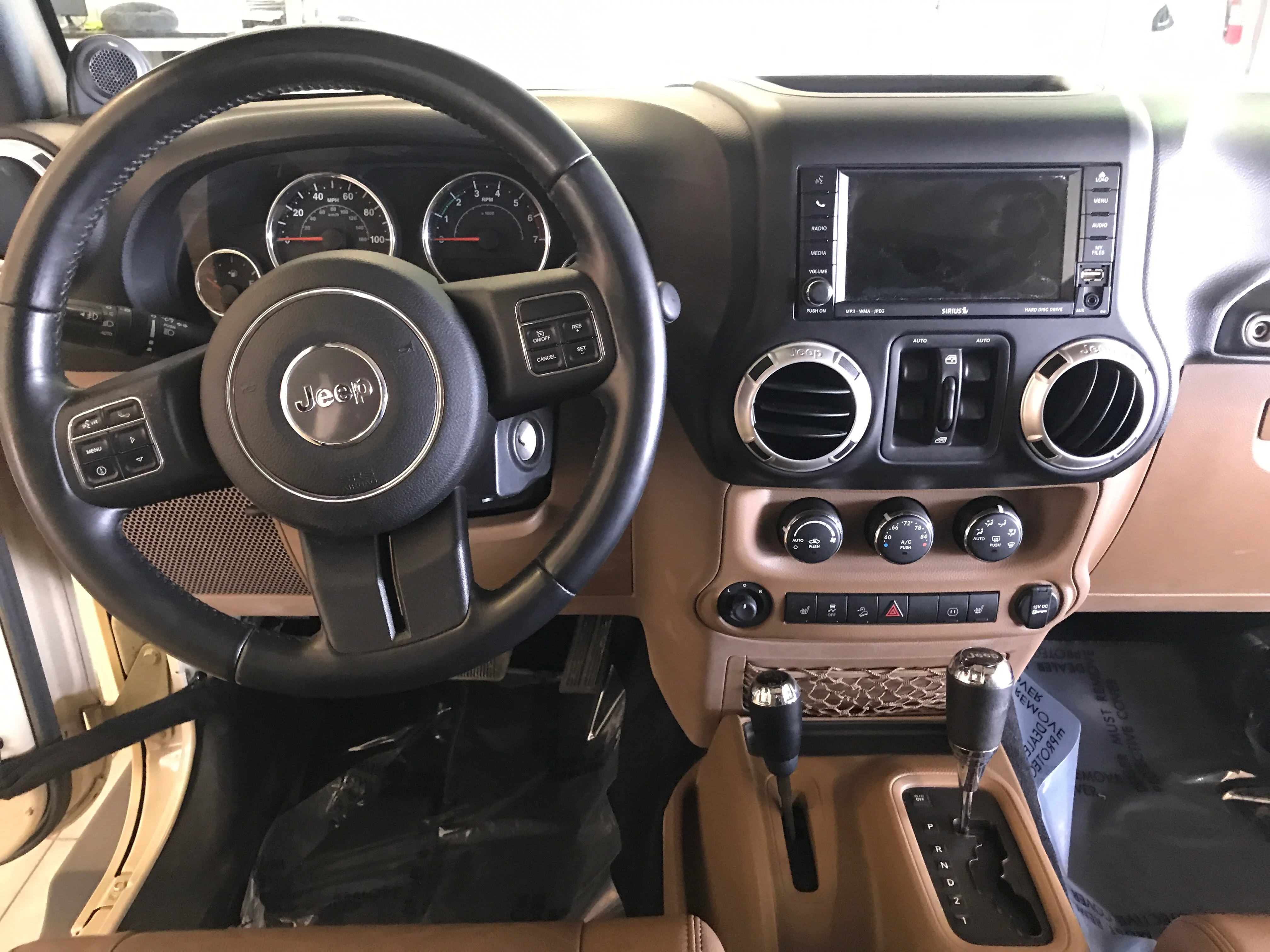2011 Jeep Wrangler - Image 17