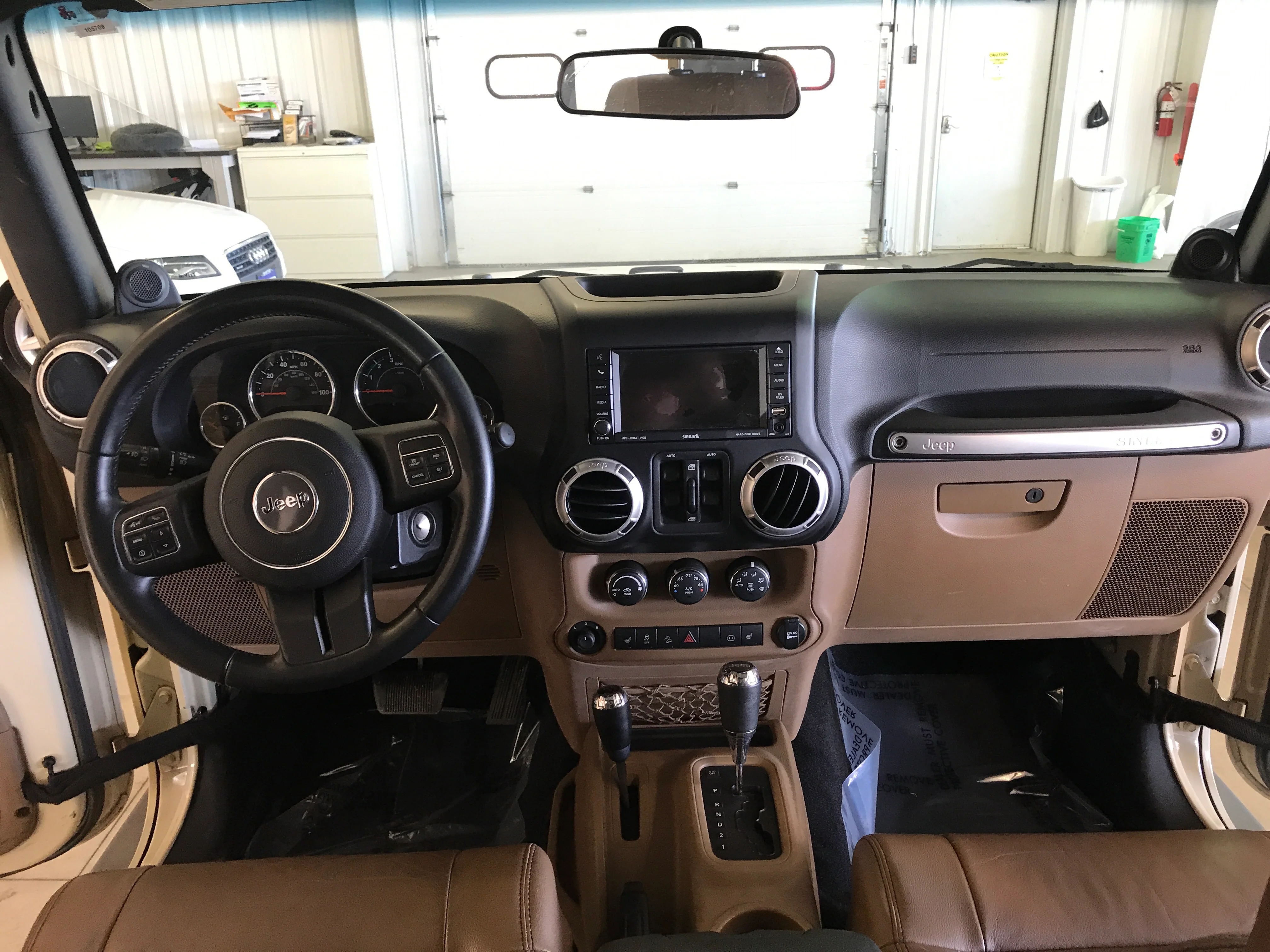2011 Jeep Wrangler - Image 19