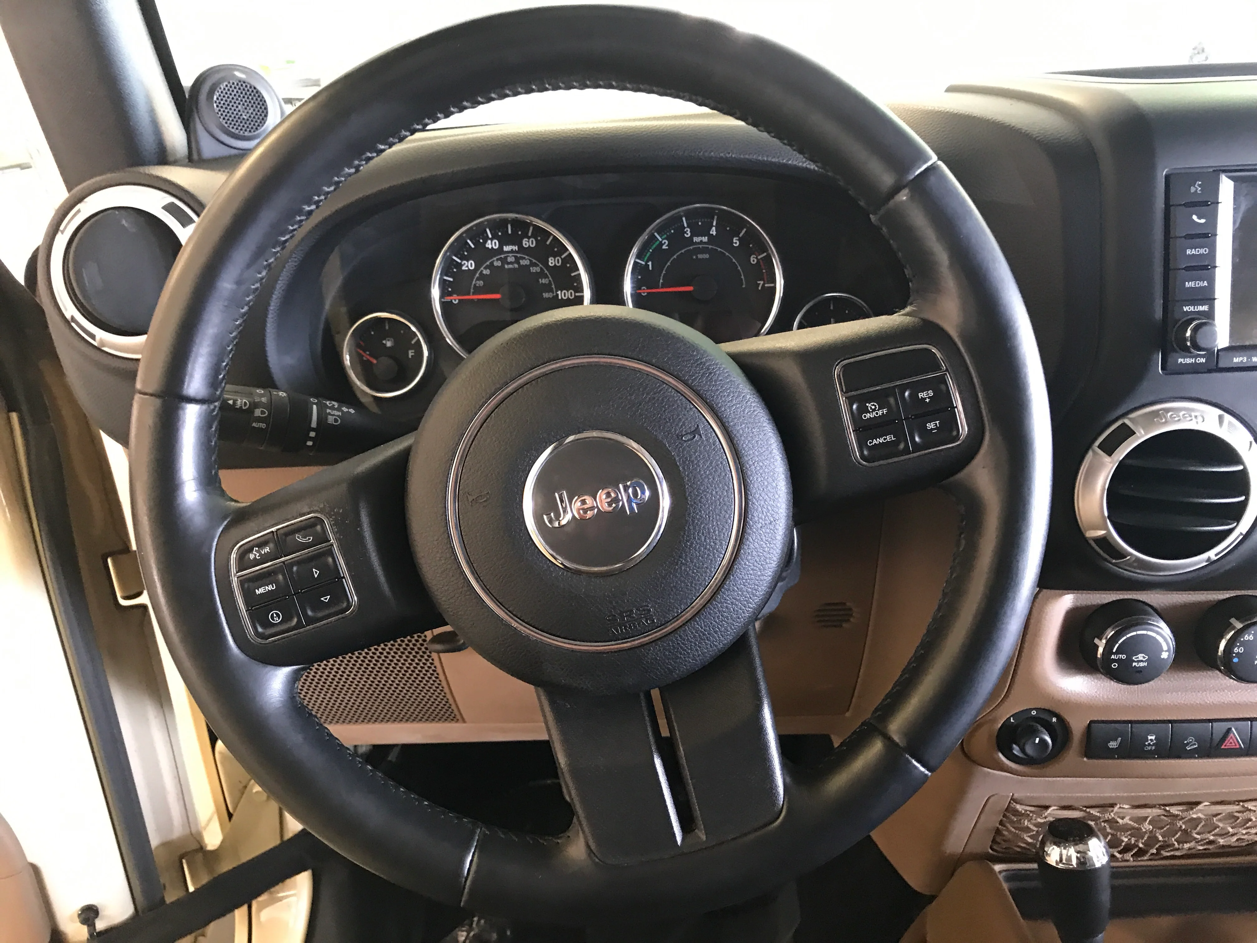 2011 Jeep Wrangler - Image 20