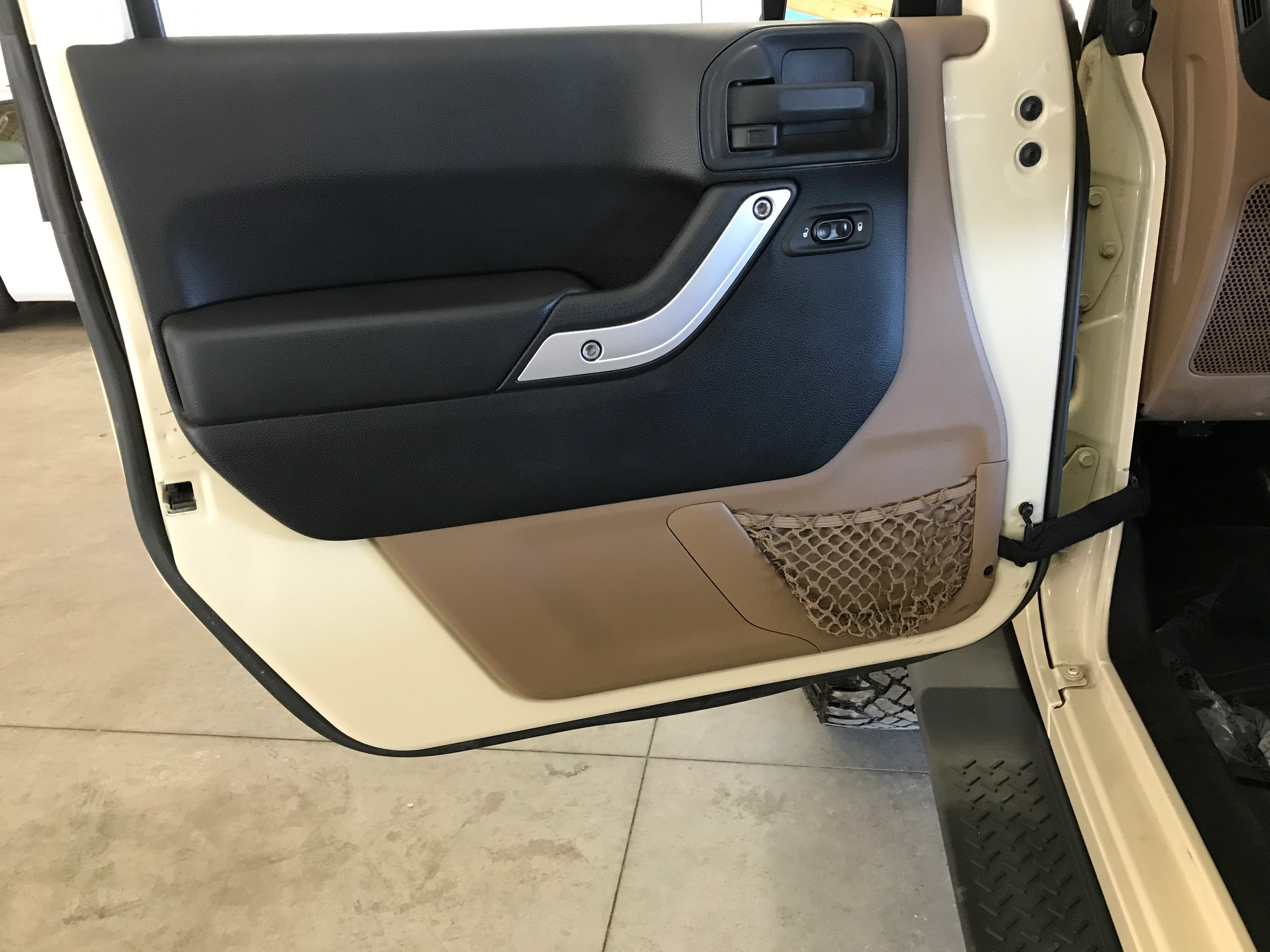 2011 Jeep Wrangler - Image 23
