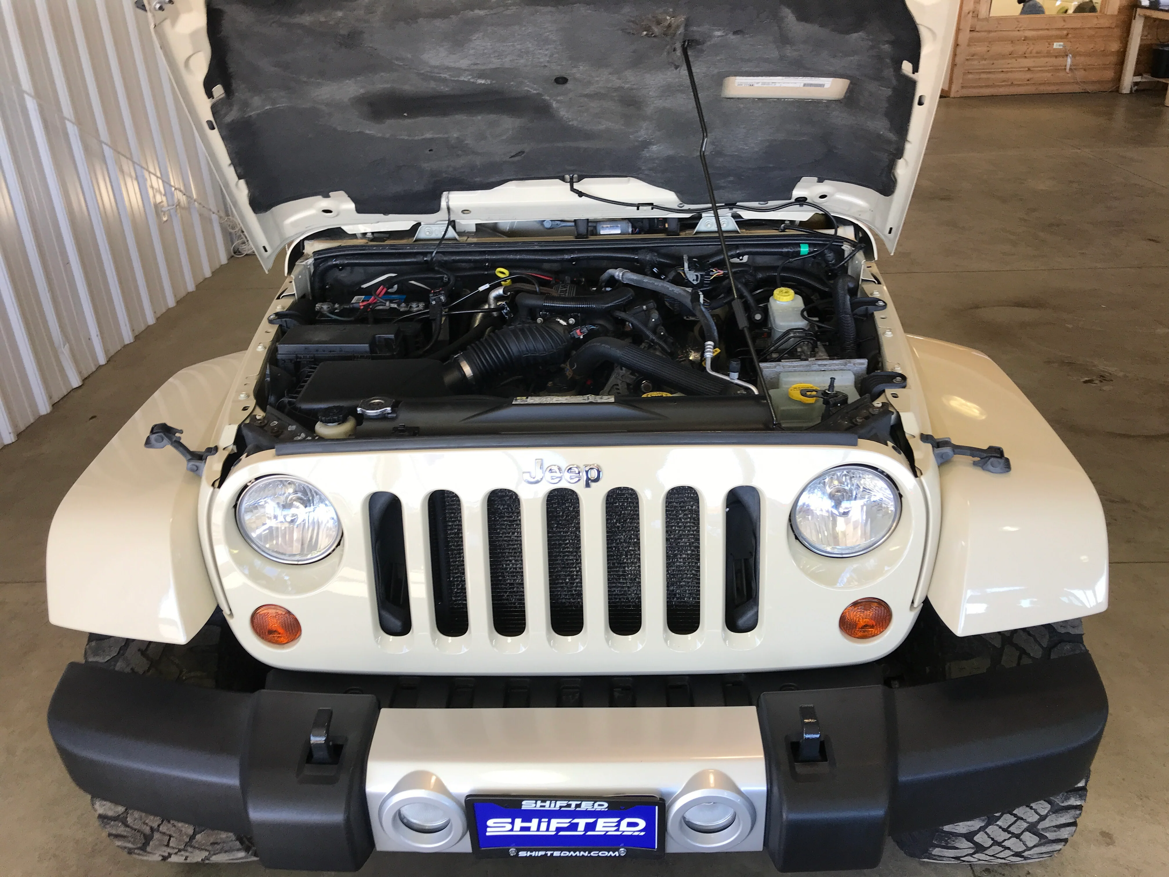 2011 Jeep Wrangler - Image 9