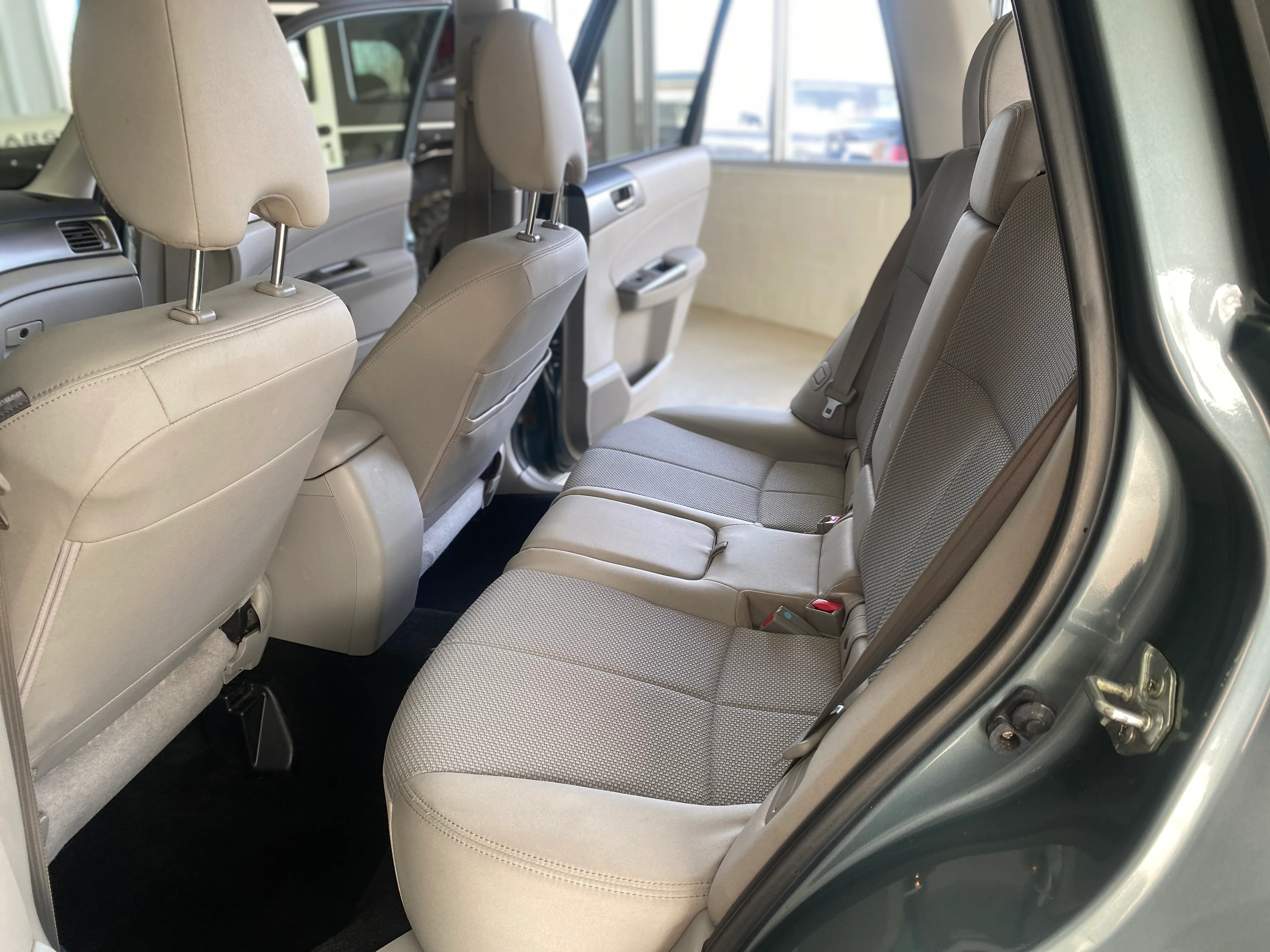 2011 Subaru Forester Premium Manual - Image 12
