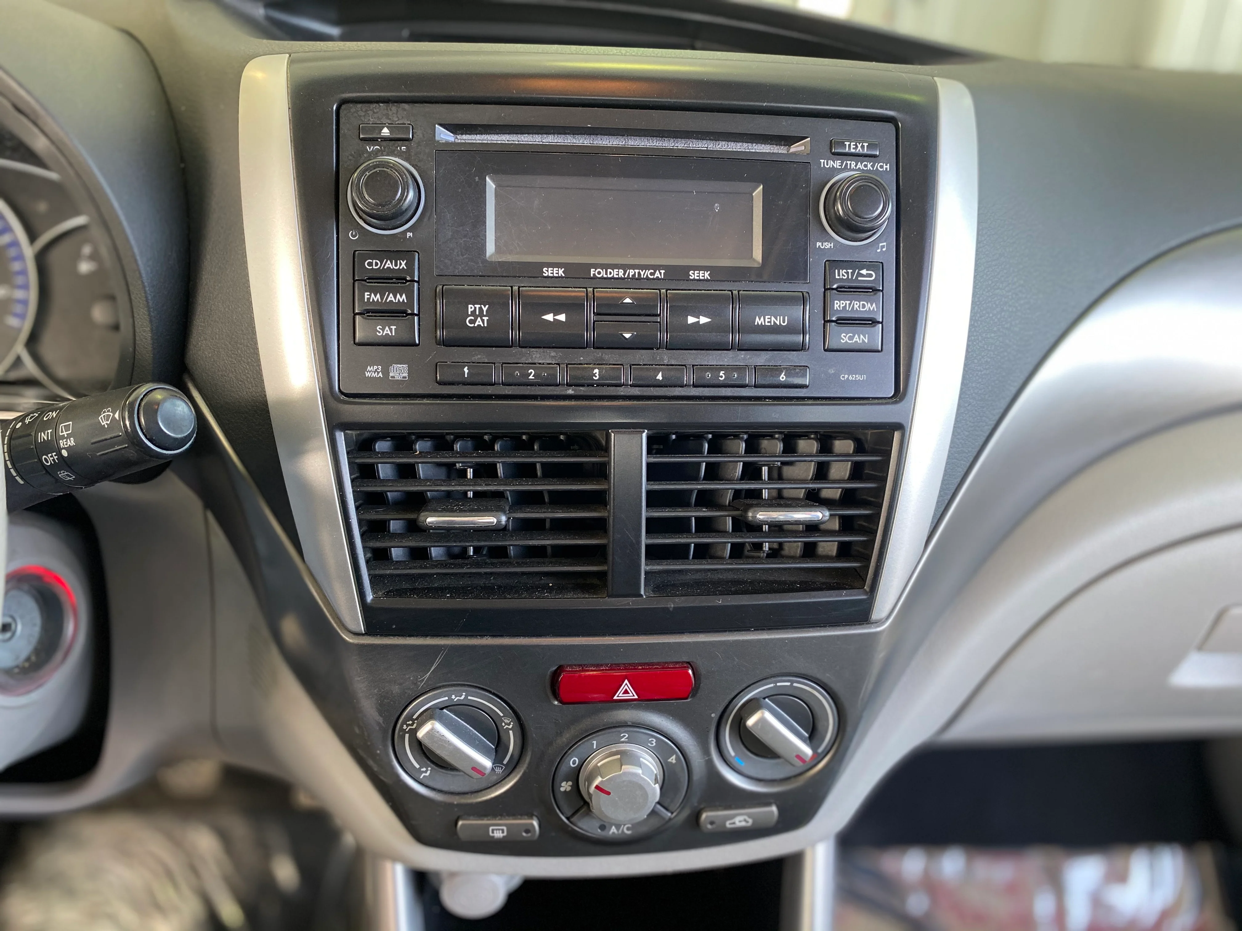 2011 Subaru Forester Premium Manual - Image 21