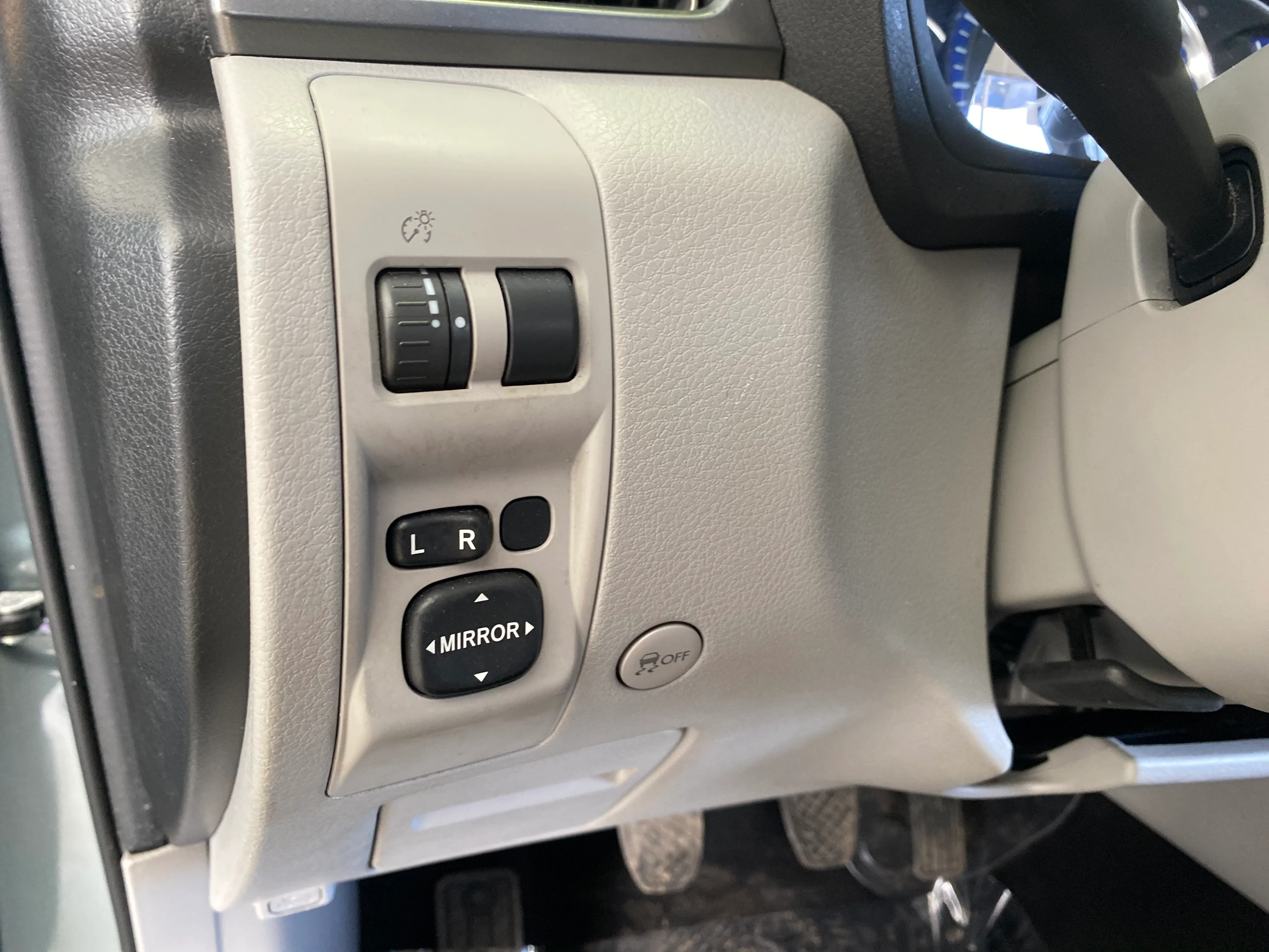 2011 Subaru Forester Premium Manual - Image 24