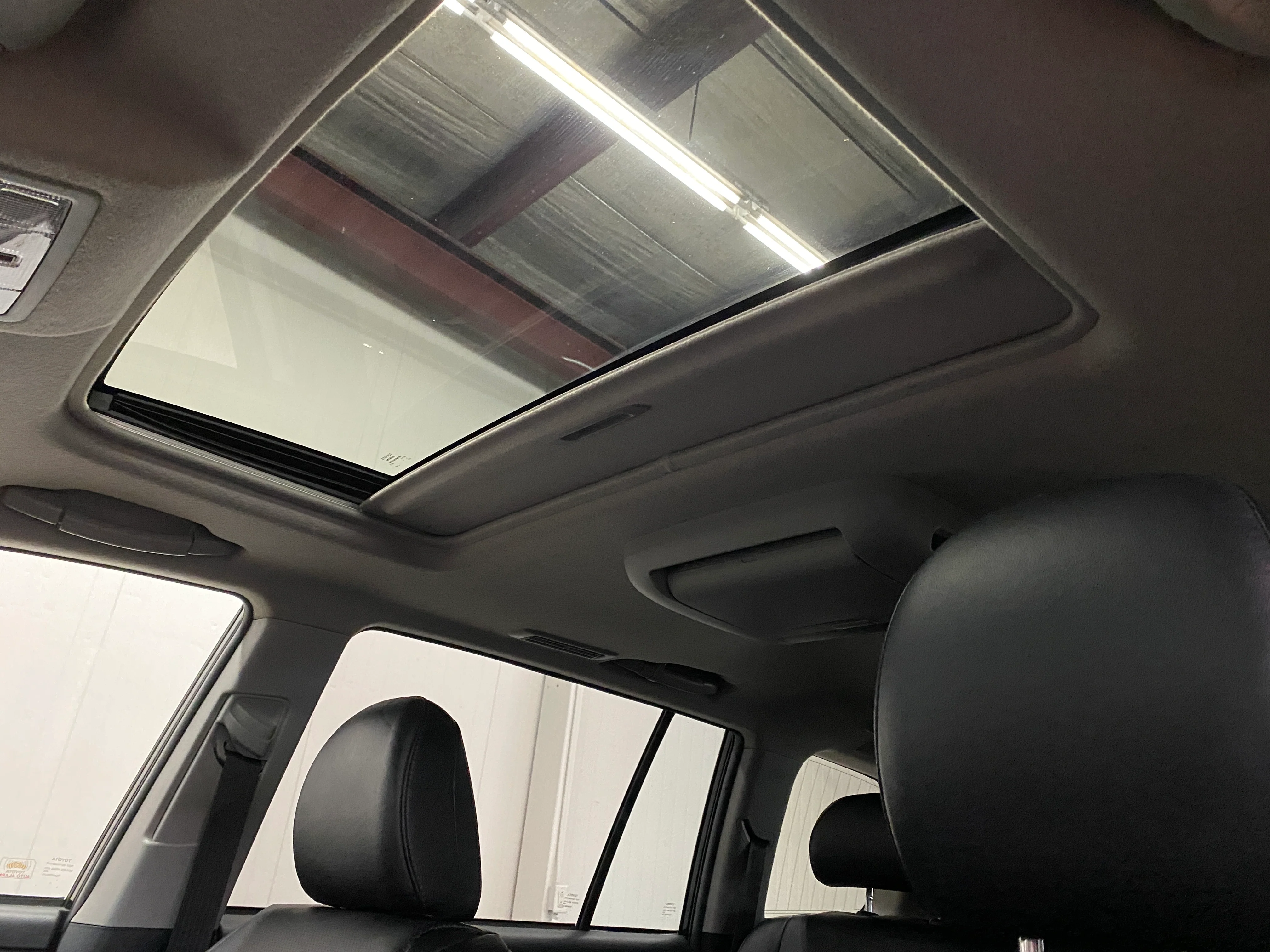 2011 Toyota Highlander Limited 4WD - Image 13