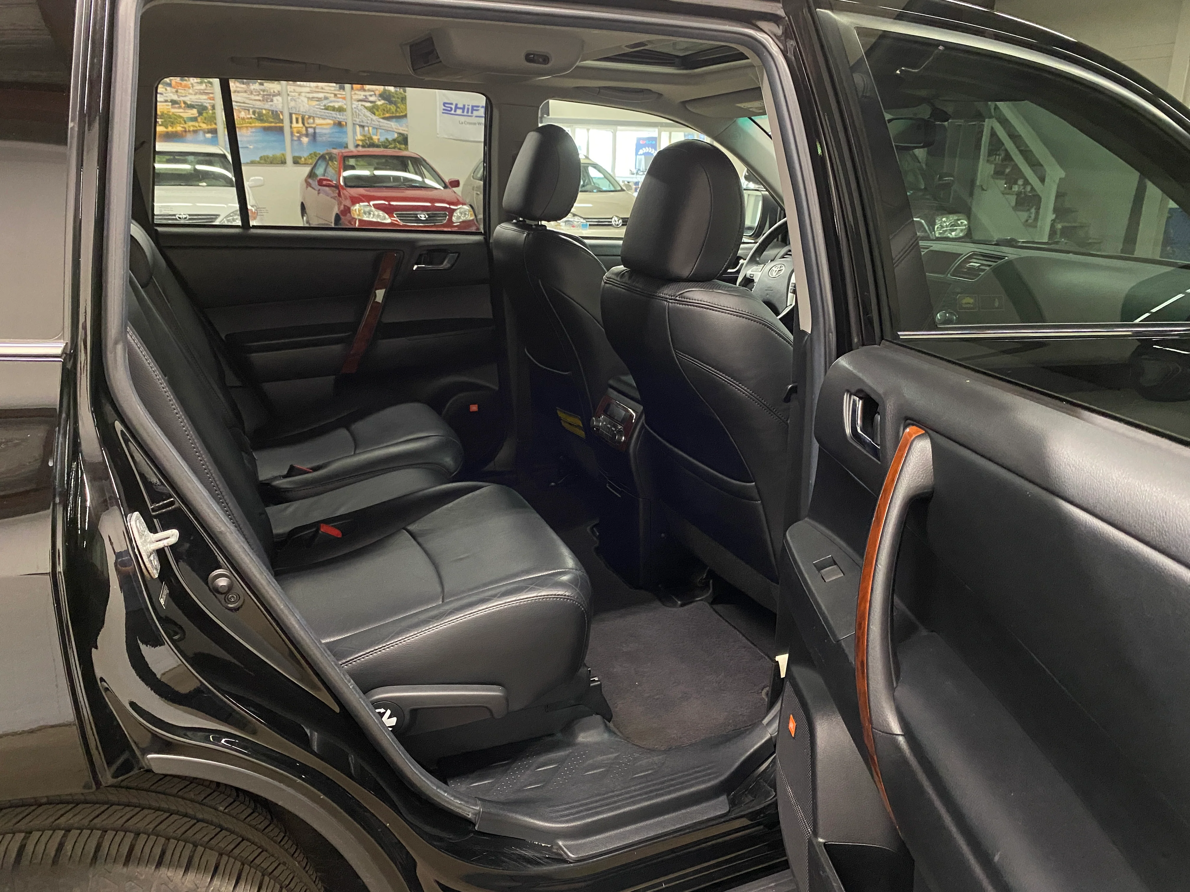 2011 Toyota Highlander Limited 4WD - Image 18