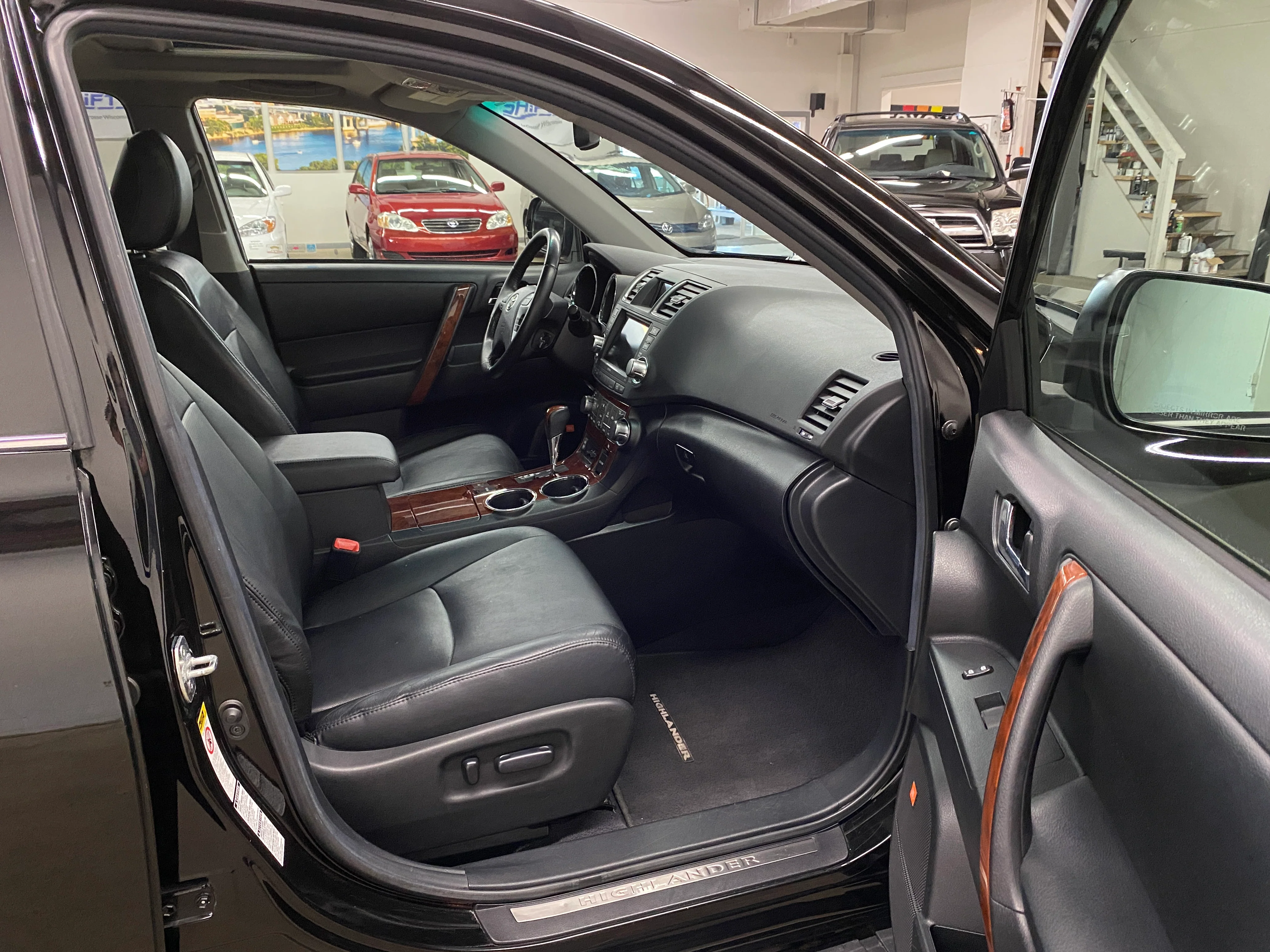 2011 Toyota Highlander Limited 4WD - Image 19