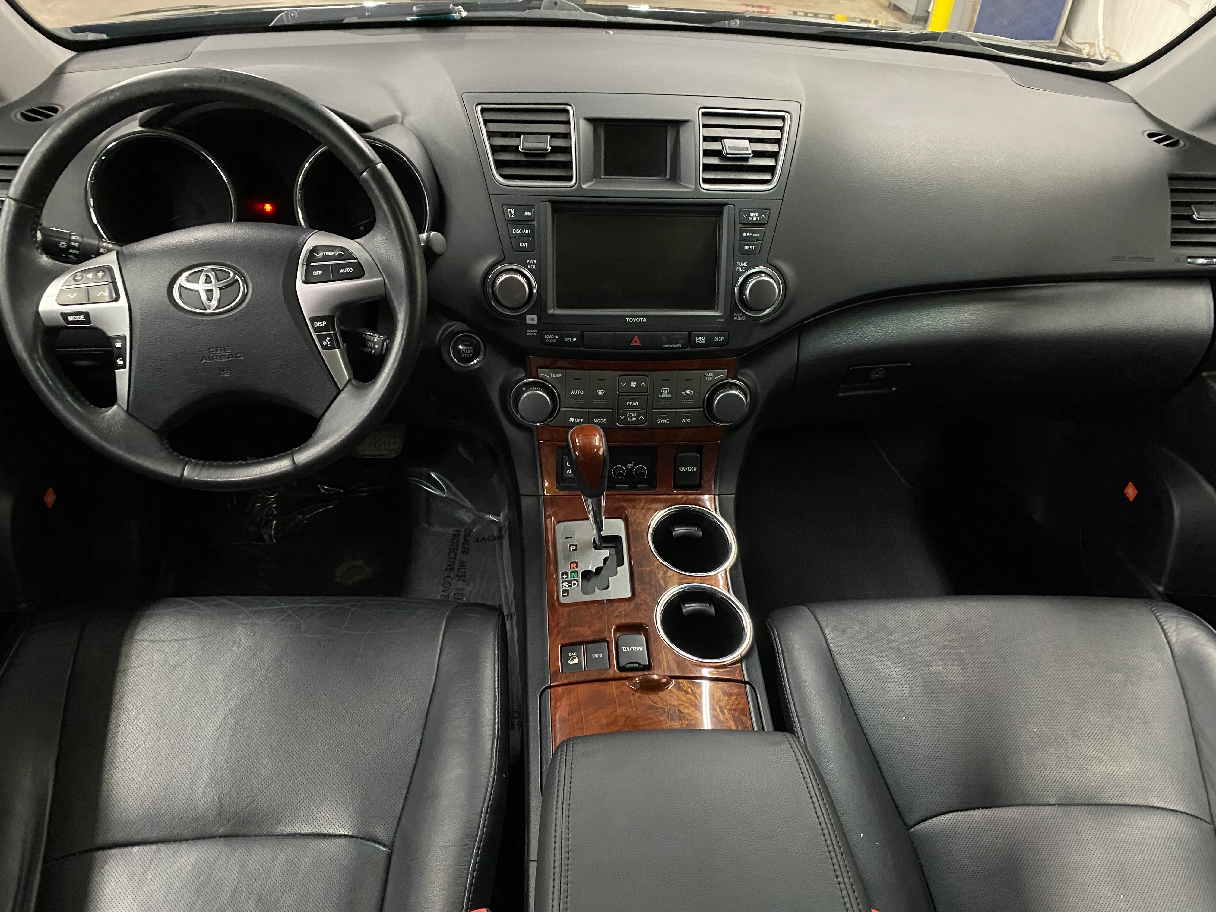 2011 Toyota Highlander Limited 4WD - Image 21