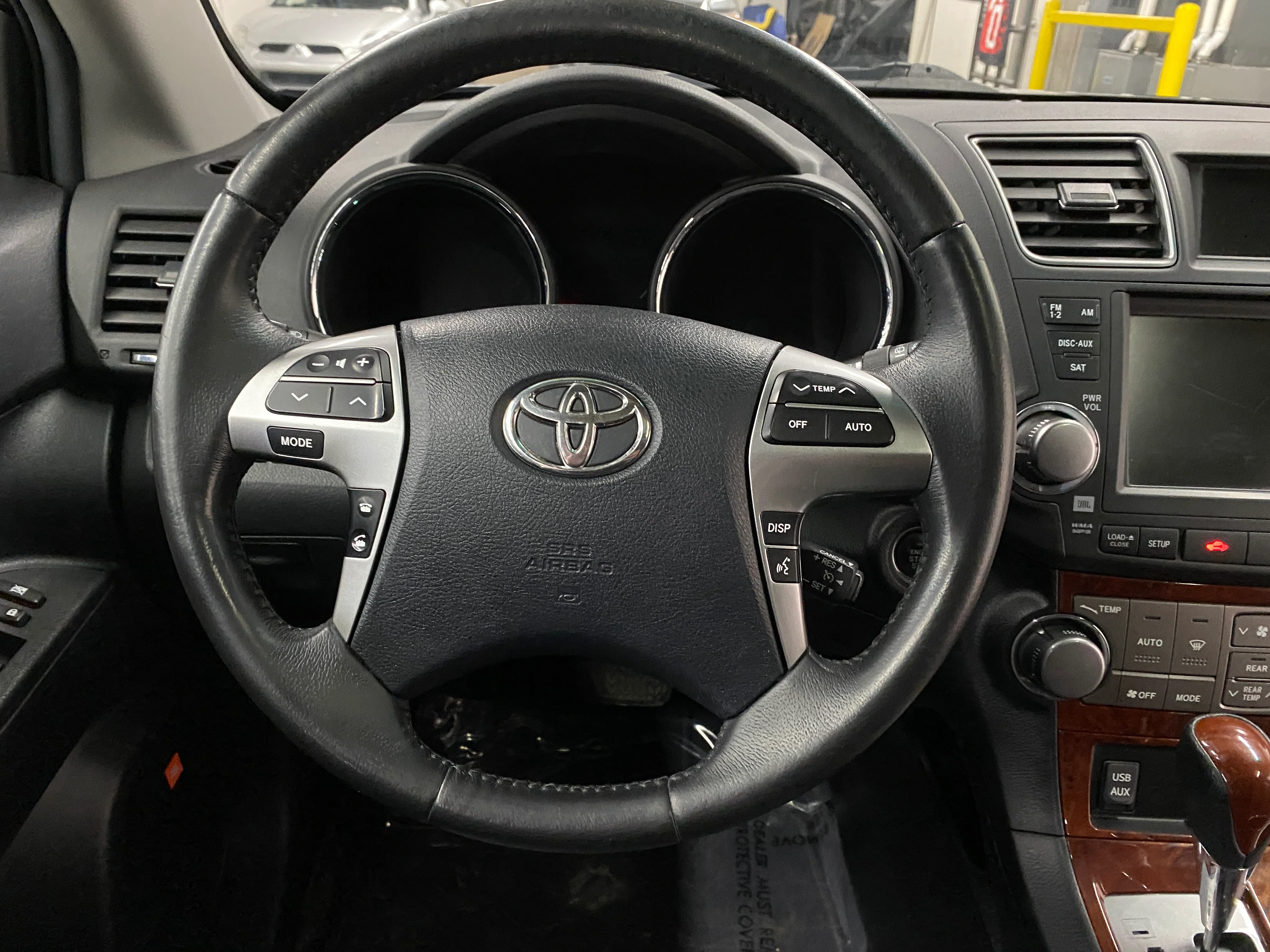 2011 Toyota Highlander Limited 4WD - Image 23
