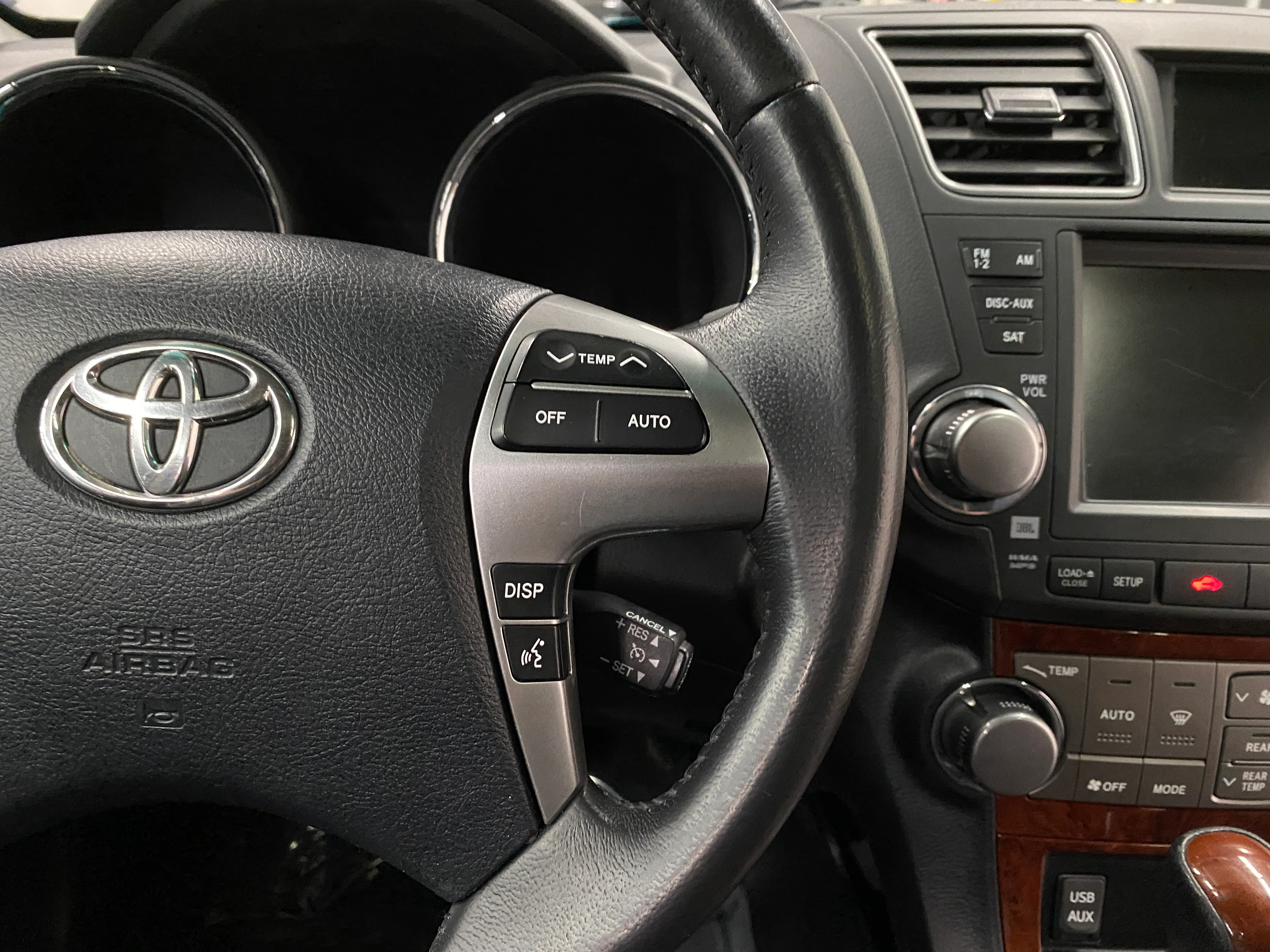 2011 Toyota Highlander Limited 4WD - Image 25