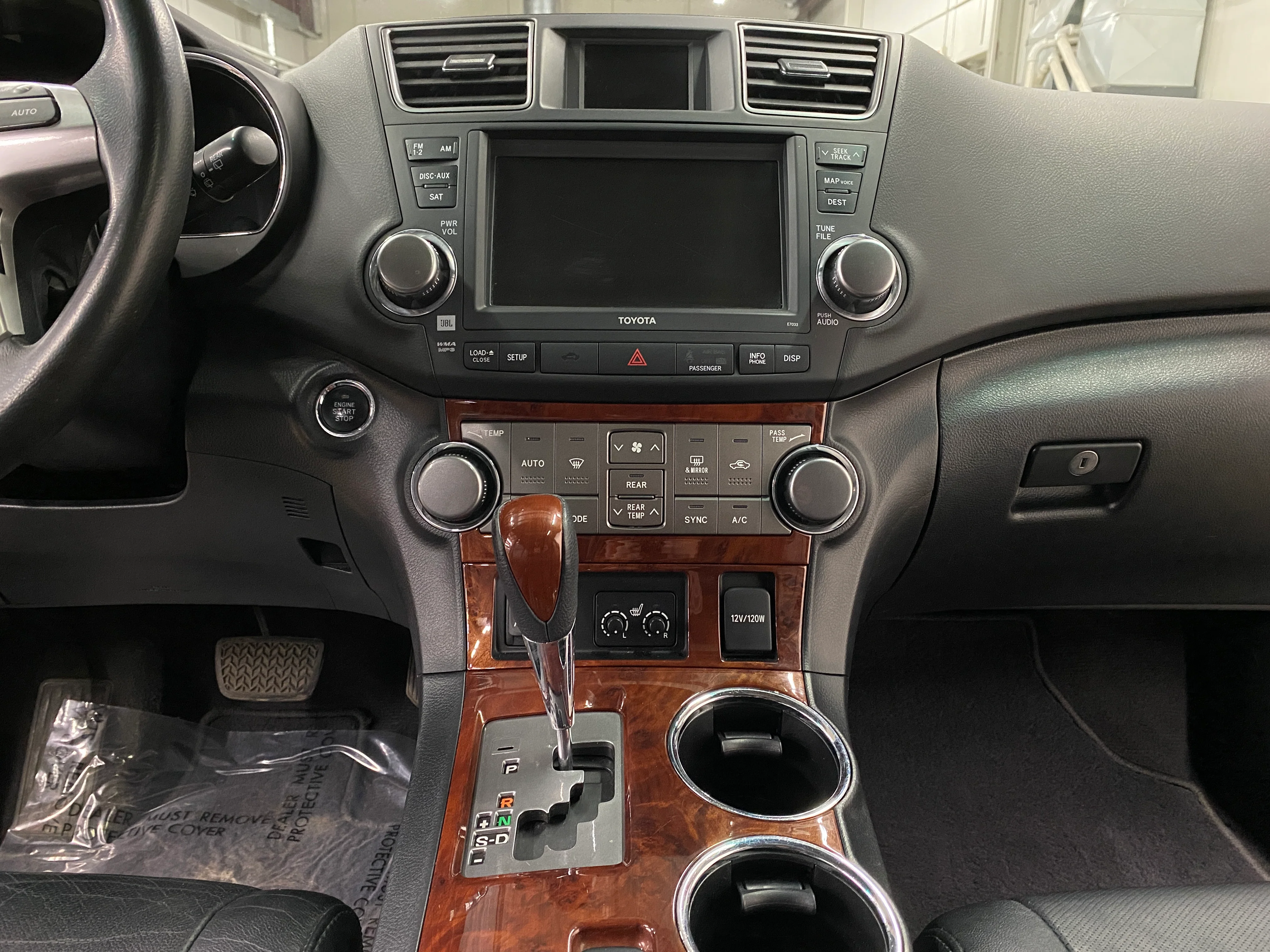 2011 Toyota Highlander Limited 4WD - Image 26