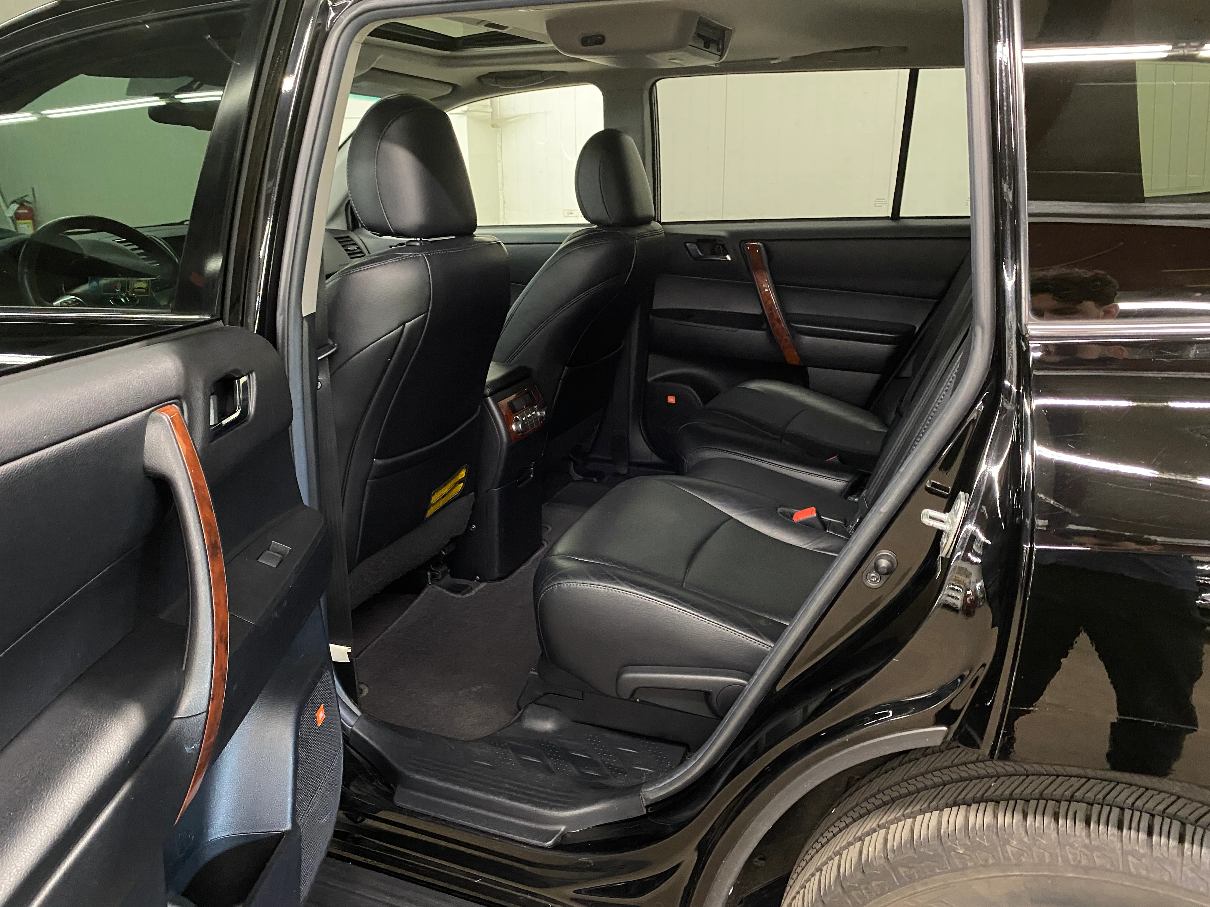 2011 Toyota Highlander Limited 4WD - Image 46