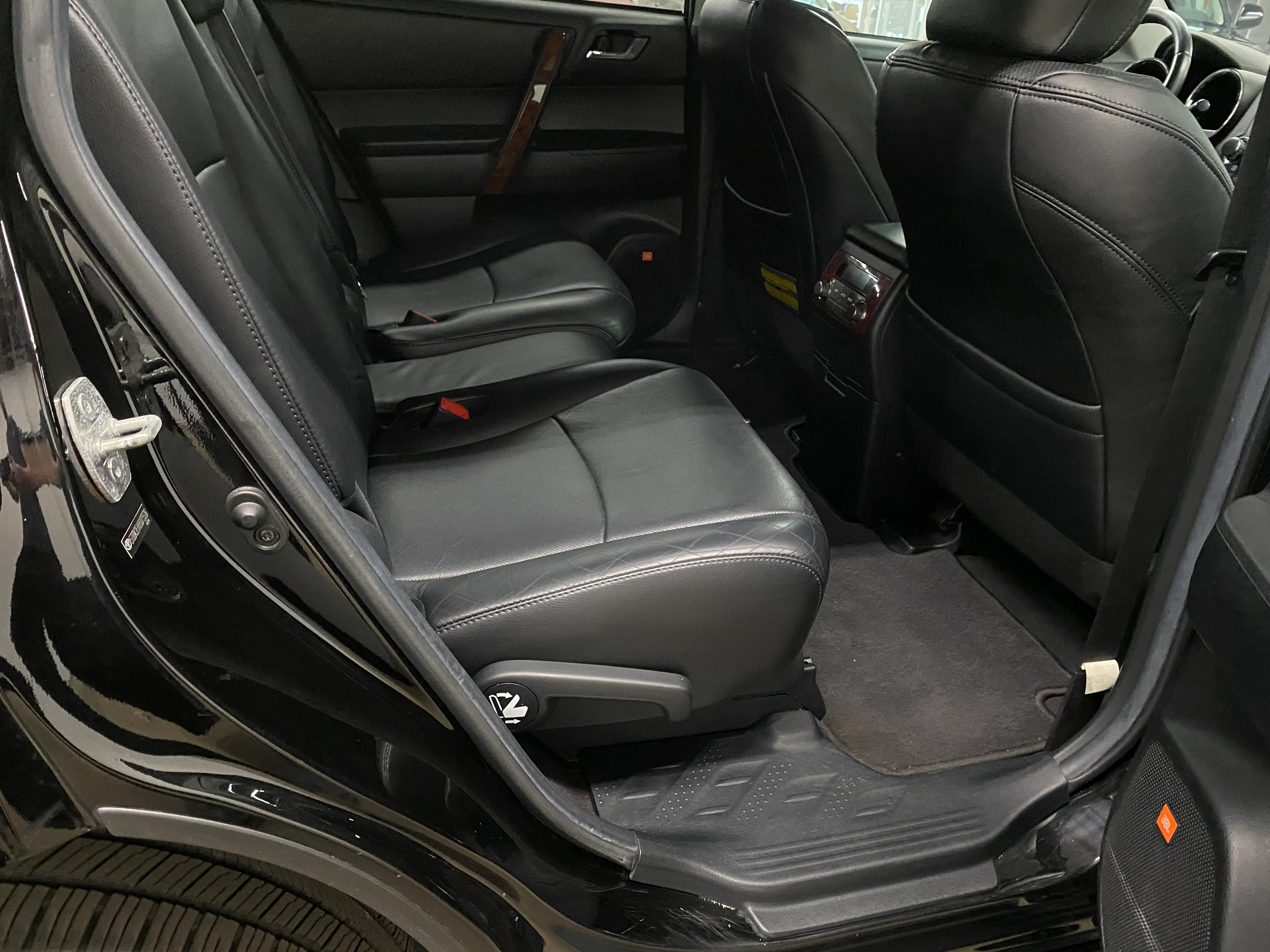 2011 Toyota Highlander Limited 4WD - Image 52