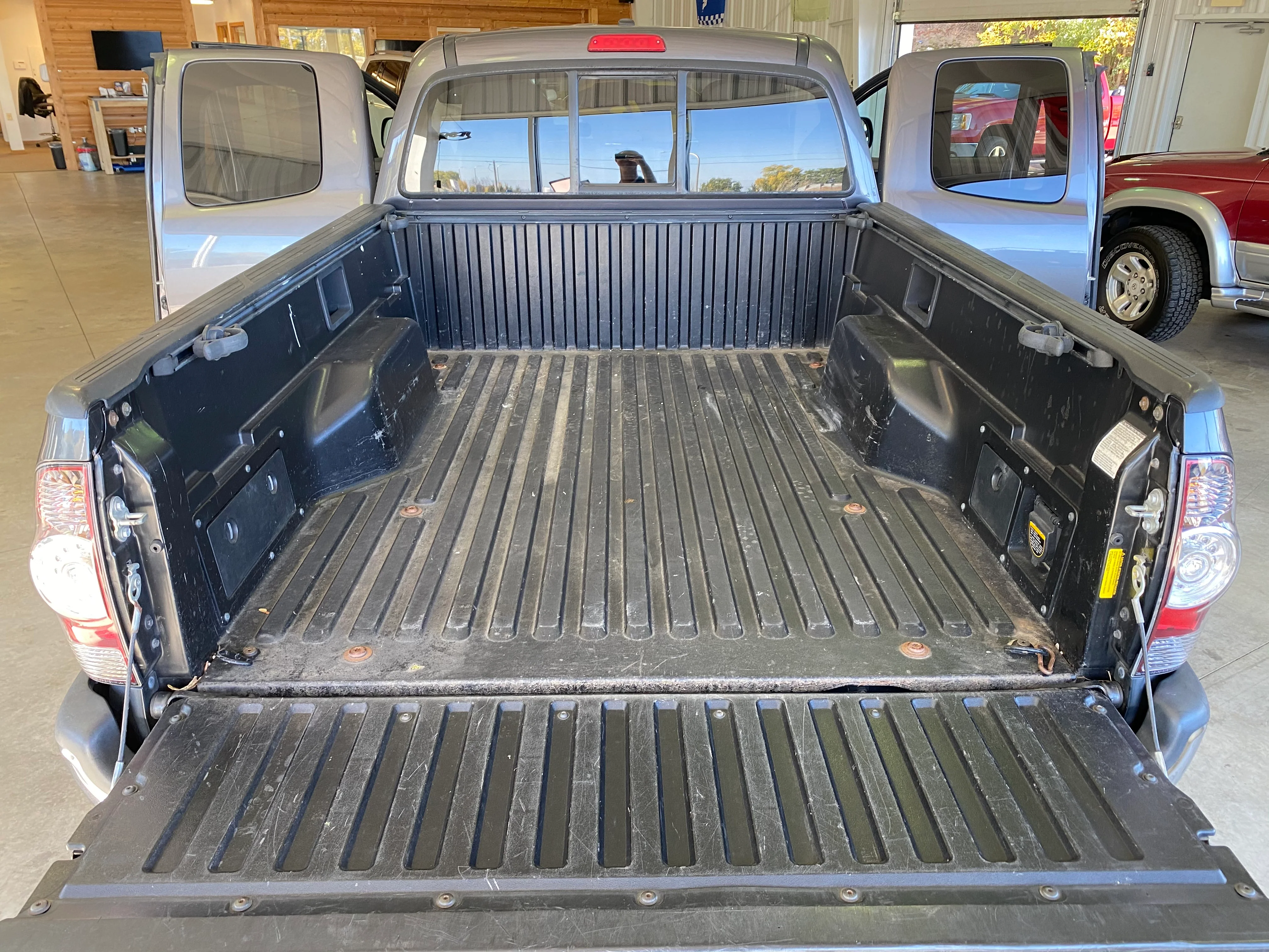 2011 Toyota Tacoma 4WD Ex Cab V6 - Image 11