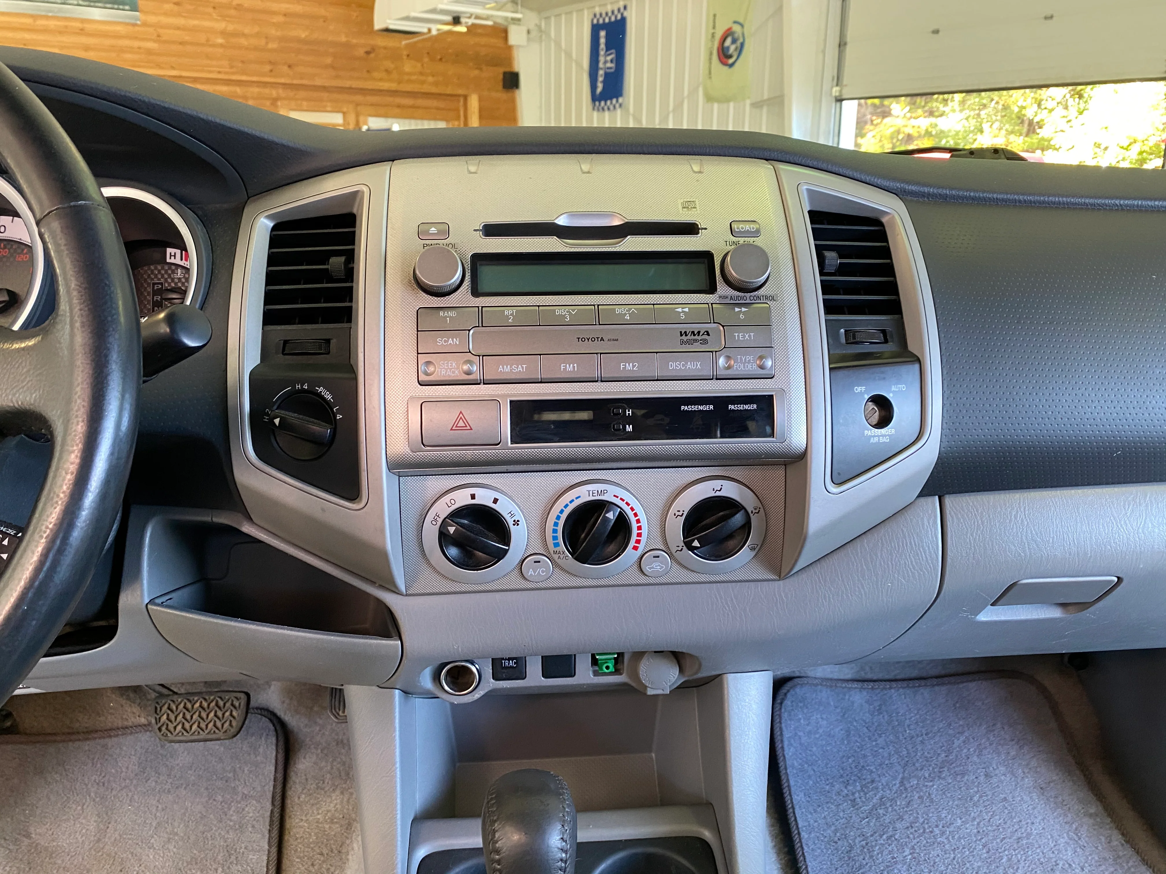 2011 Toyota Tacoma 4WD Ex Cab V6 - Image 16