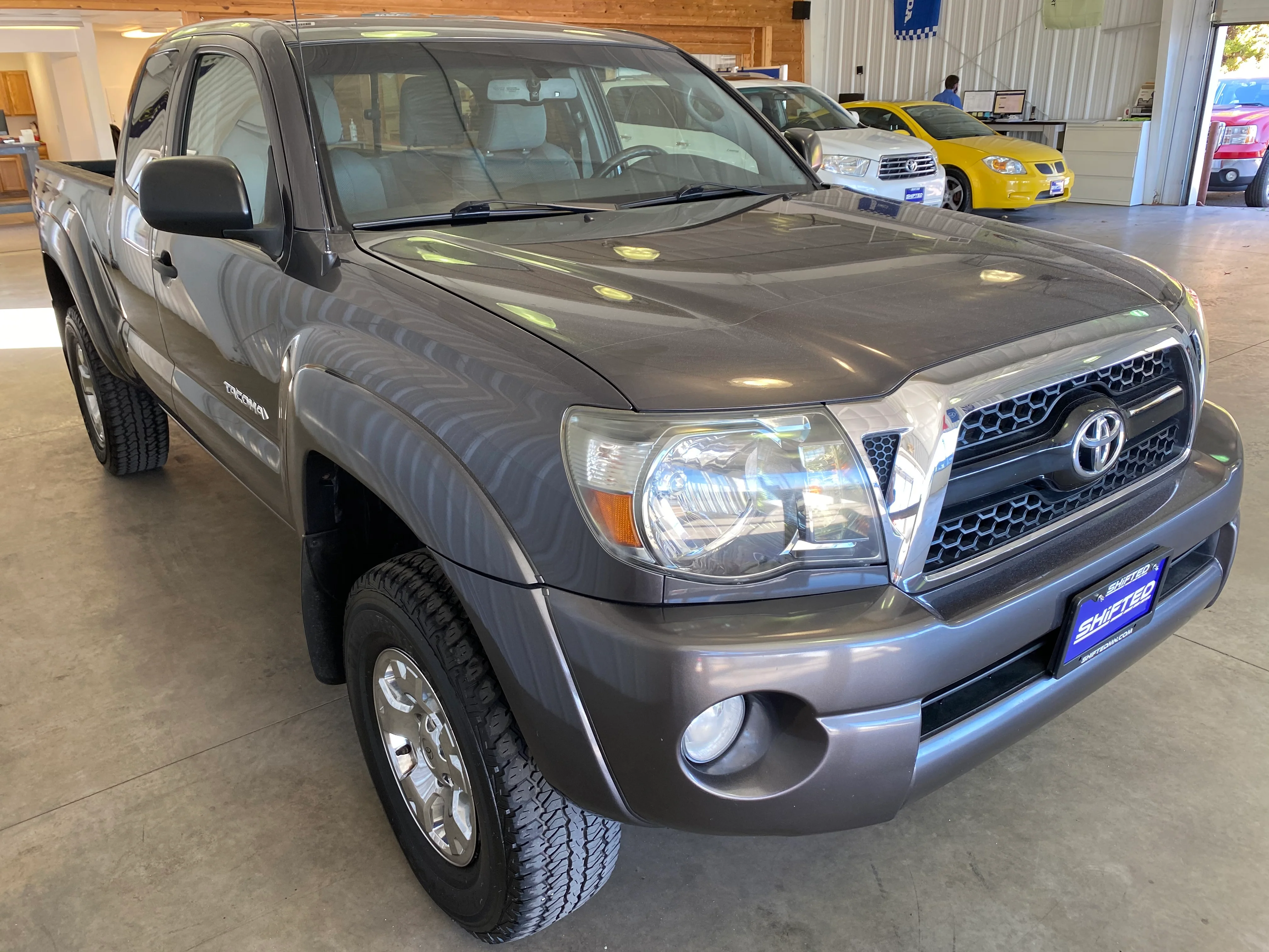 2011 Toyota Tacoma 4WD Ex Cab V6 - Image 6