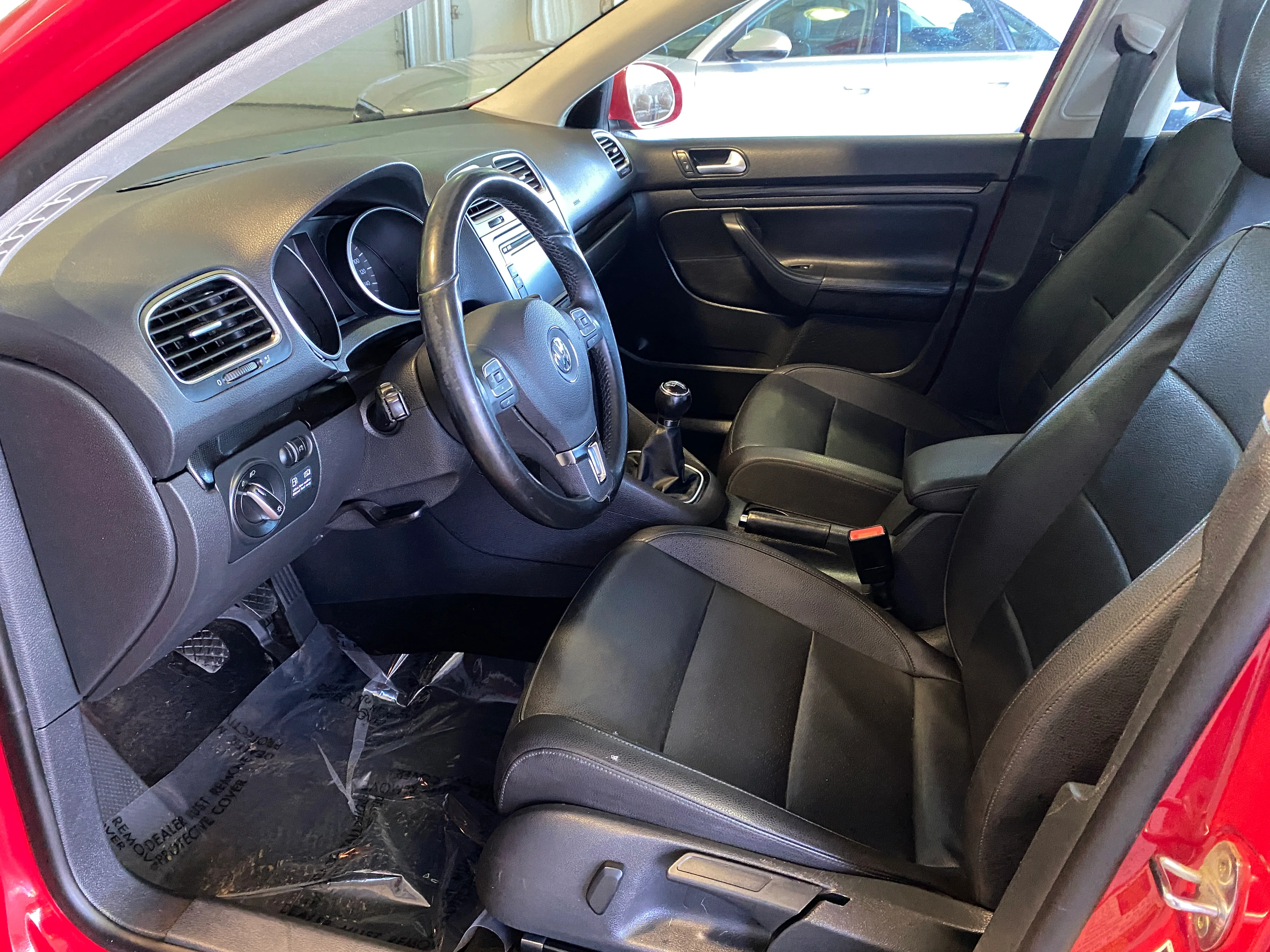 2011 Volkswagen Jetta SportWagen Manual TDI - Image 10