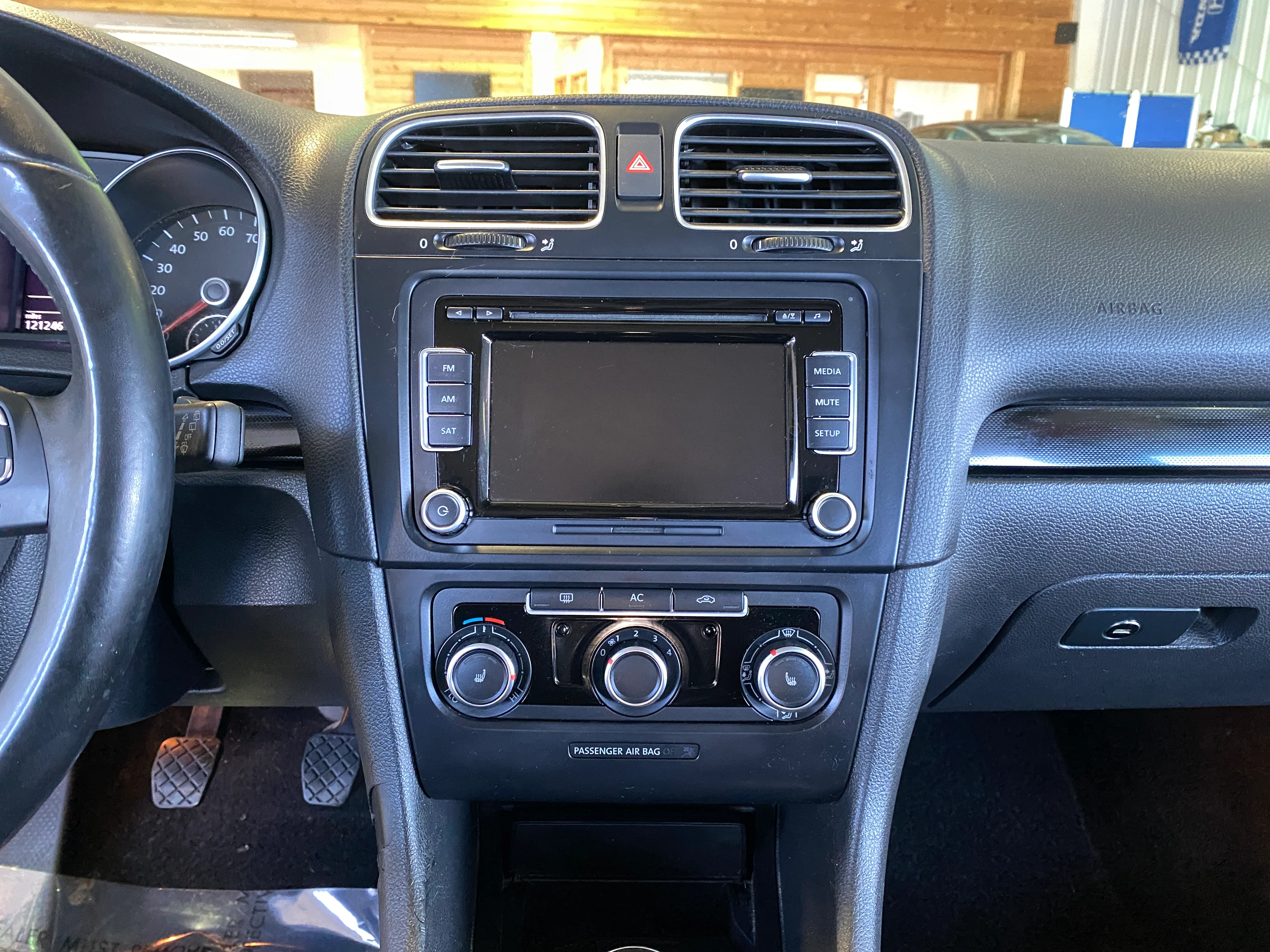 2011 Volkswagen Jetta SportWagen Manual TDI - Image 18