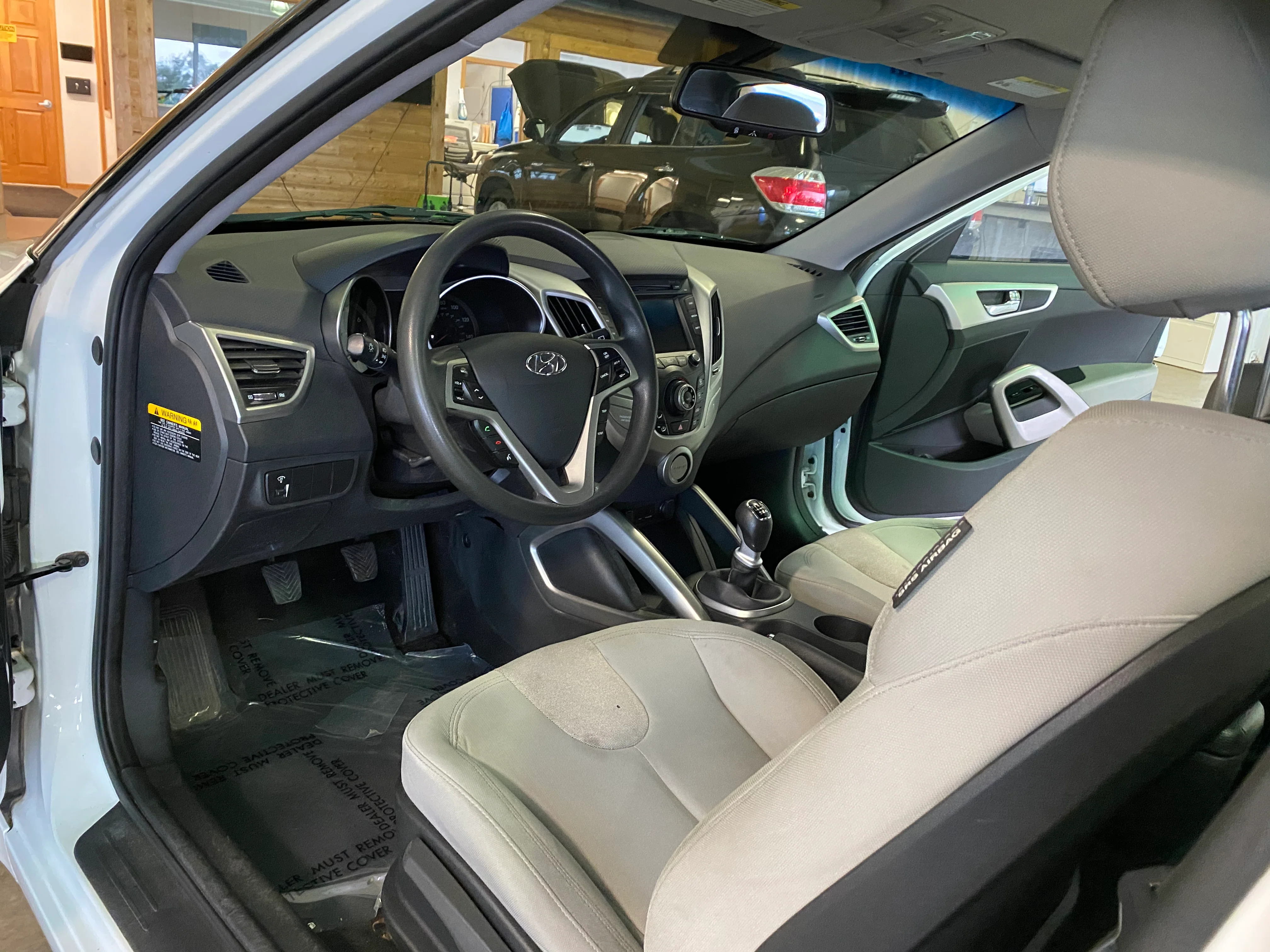 2012 Hyundai Veloster Manual - Image 10