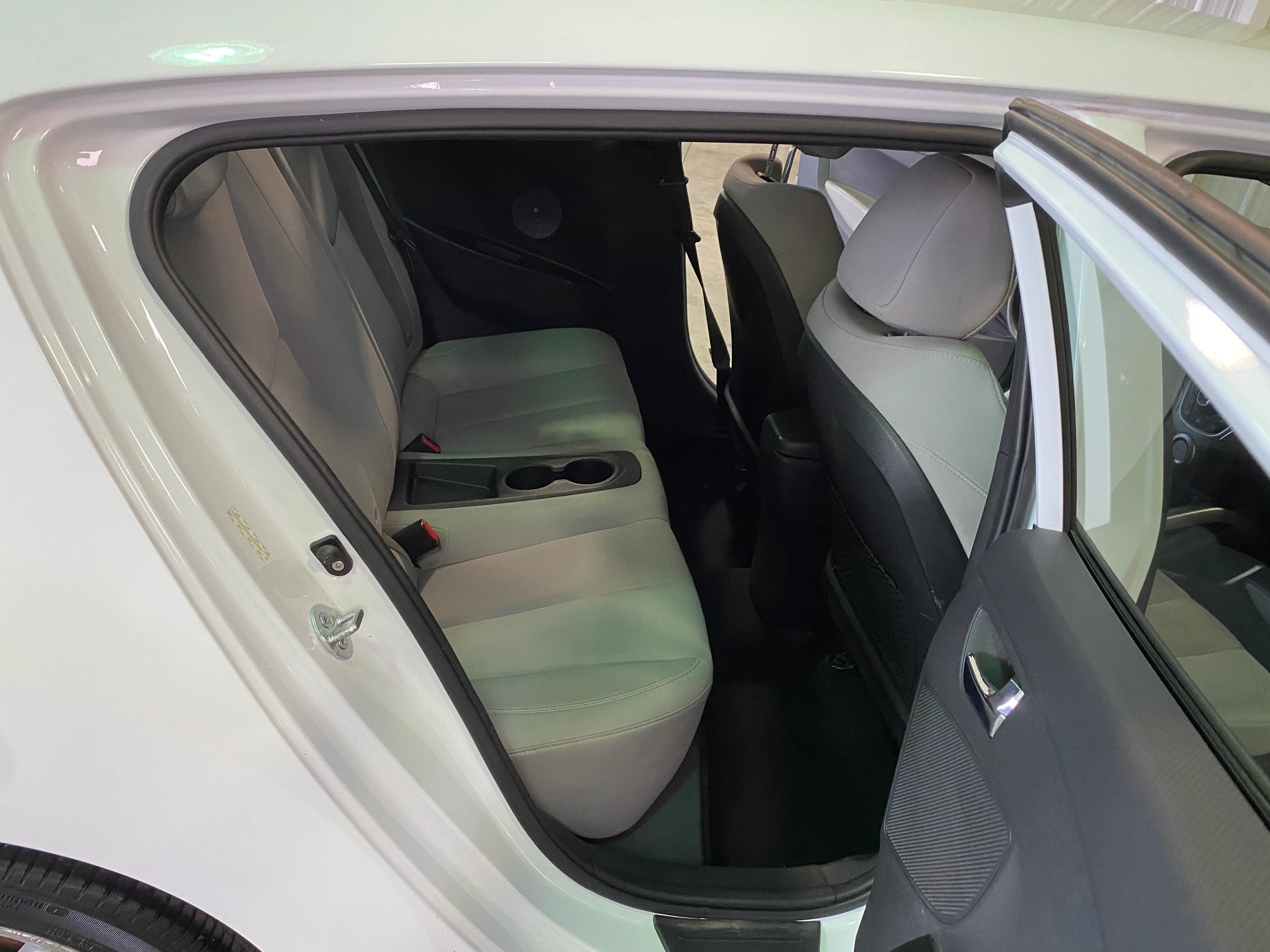 2012 Hyundai Veloster Manual - Image 13