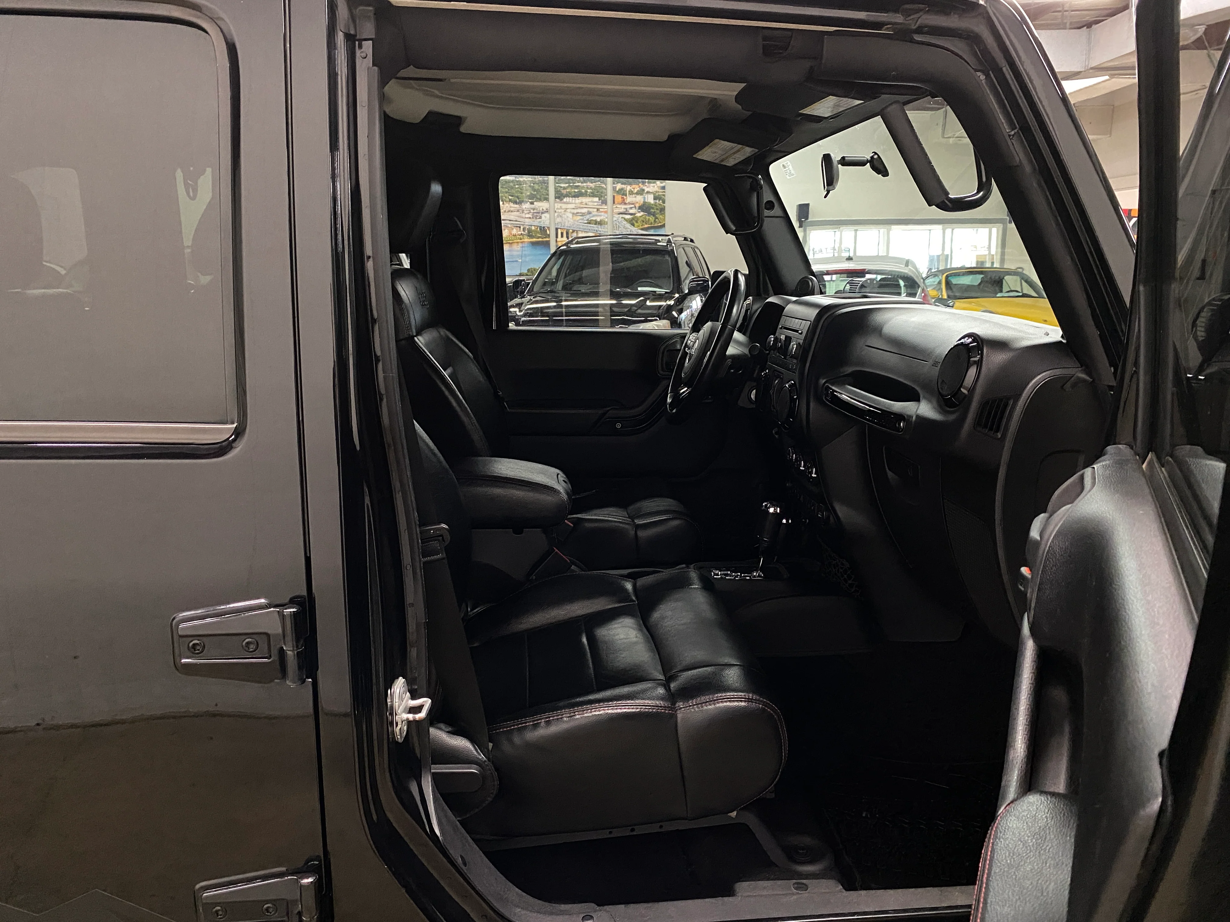 2012 Jeep Wrangler Unlimited Sahara - Image 16