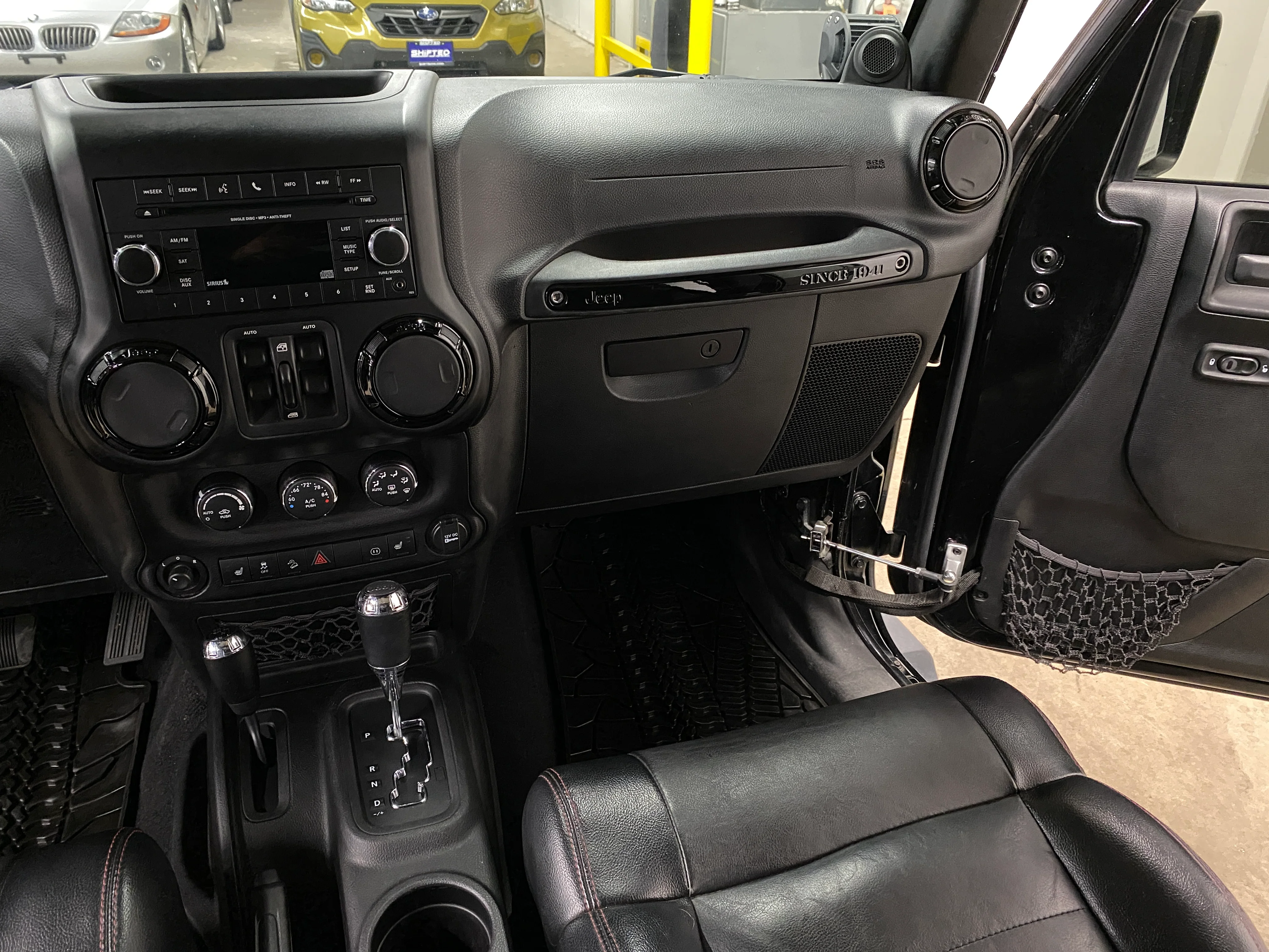 2012 Jeep Wrangler Unlimited Sahara - Image 17